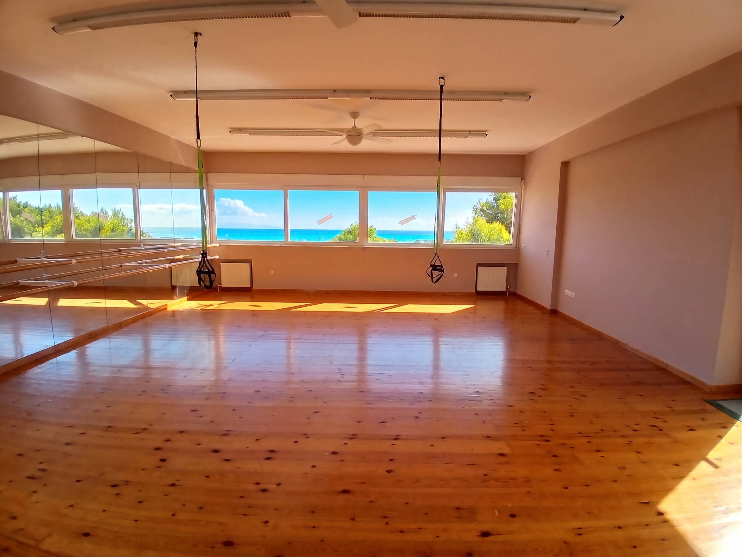 Apartment with wonderful view and garden