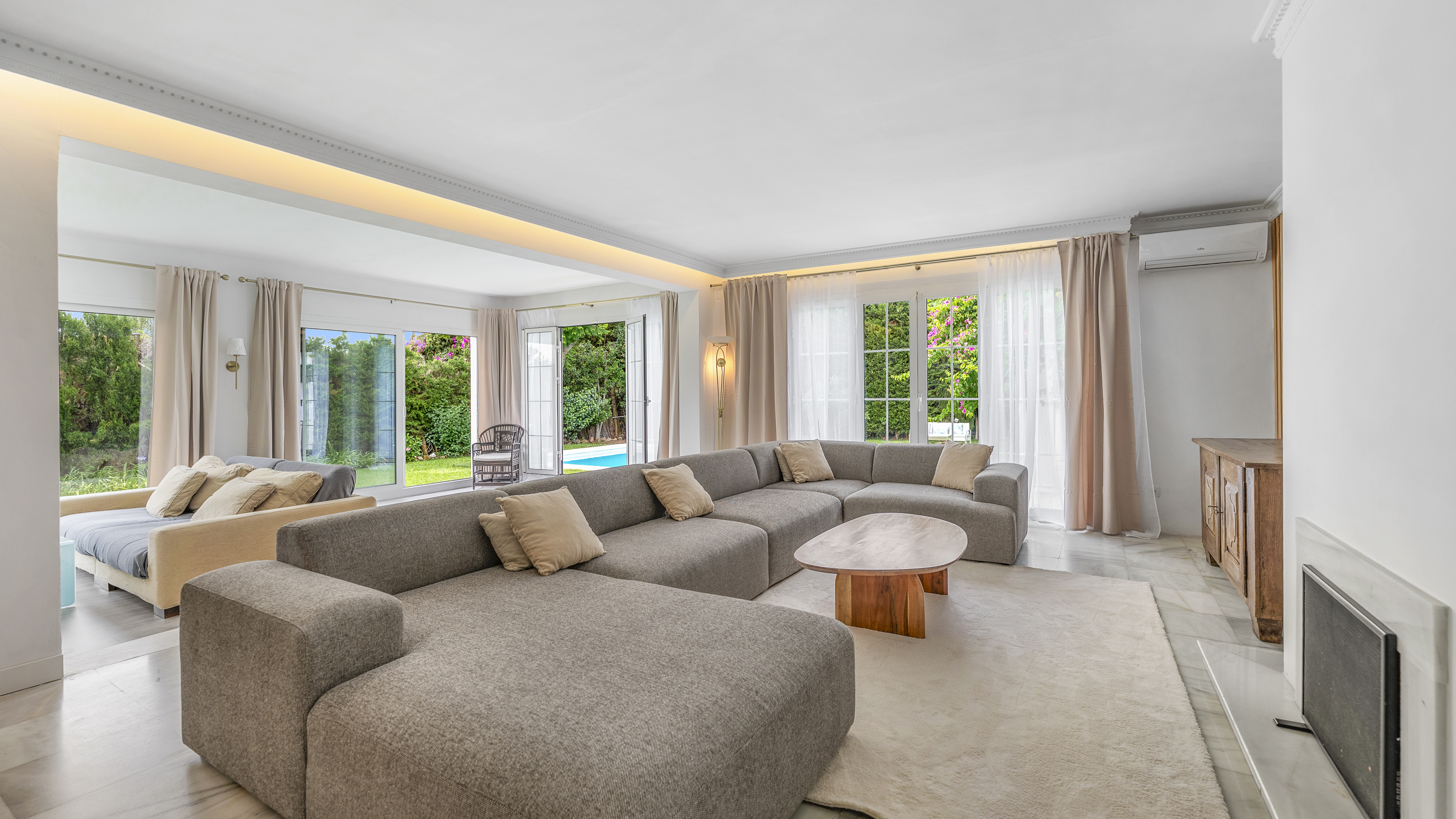 Charming Mediterranean Villa with Guest Apartment in Rocío de Nagüeles