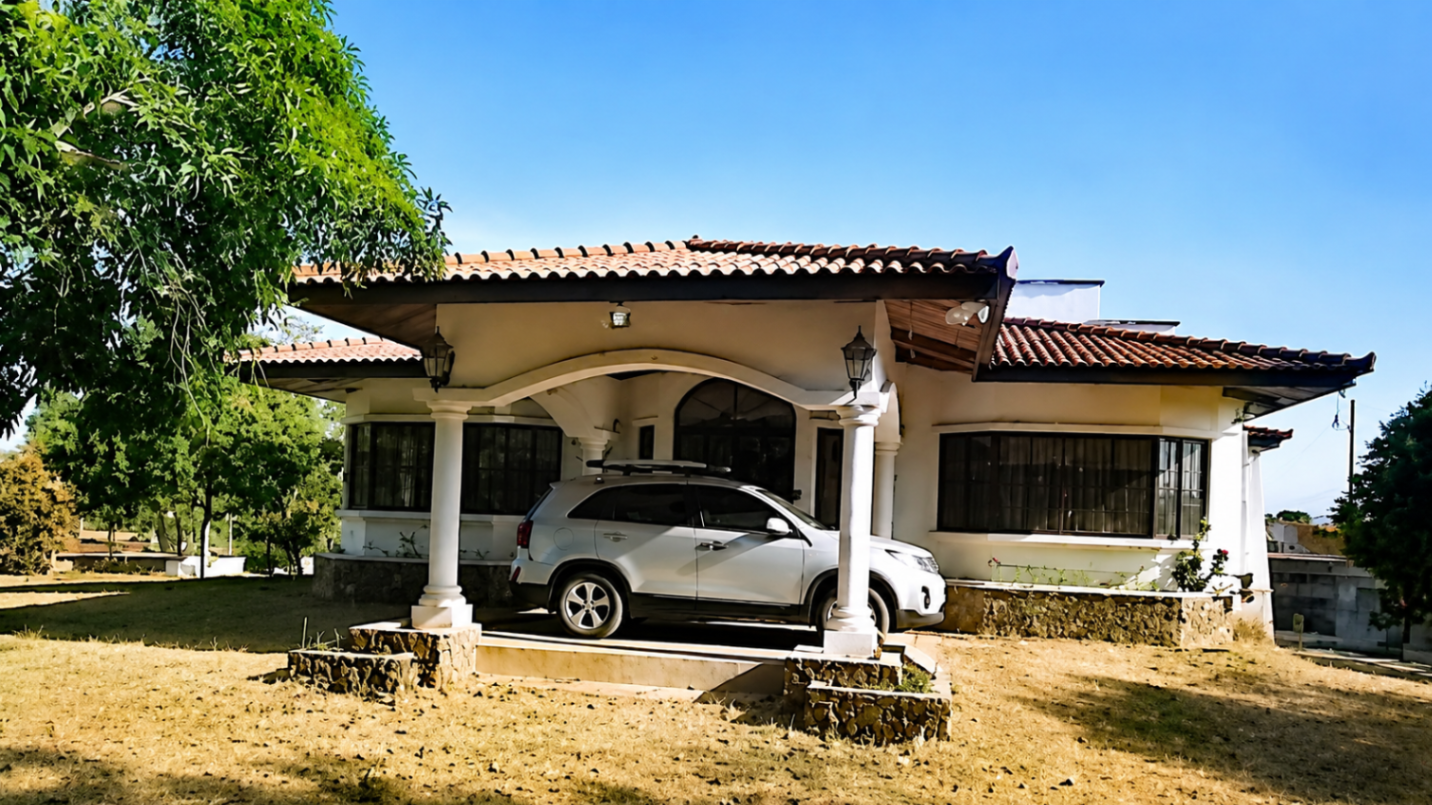 Family Lifestyle Living in La Tablas Private Residence