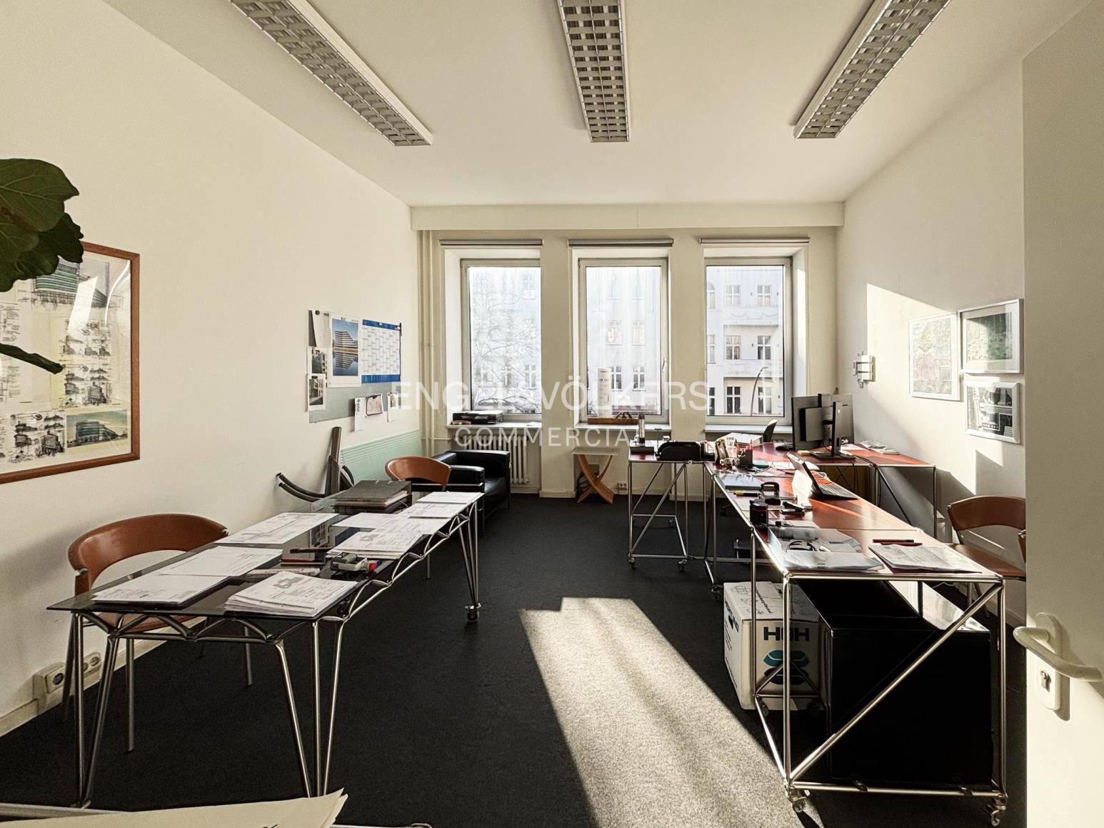 Büro mit viel Licht in bester City-West Lage