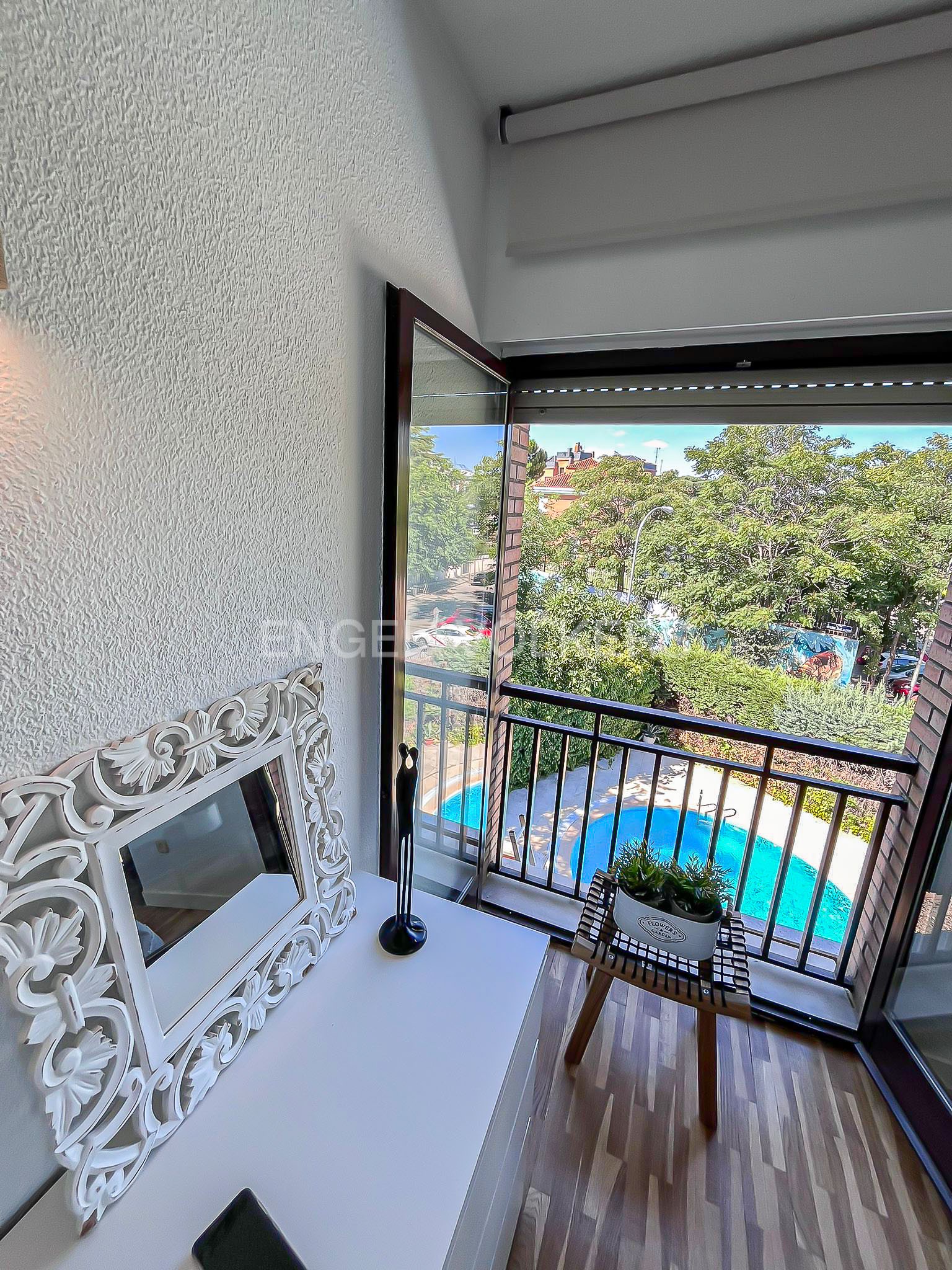 Precioso estudio amueblado en edificio con piscina
