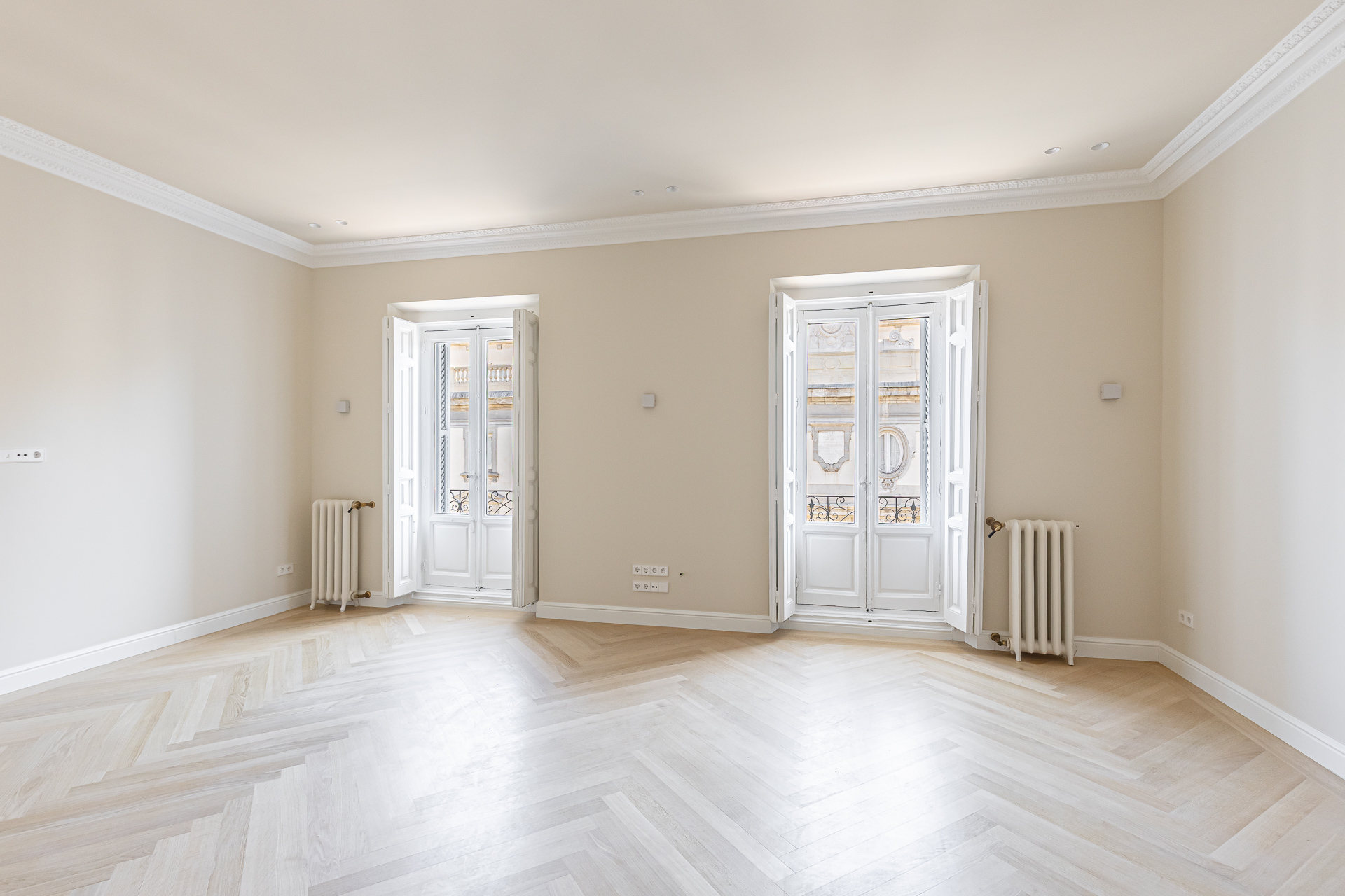 Spectacular designer apartment with classic soul in Justicia Prime