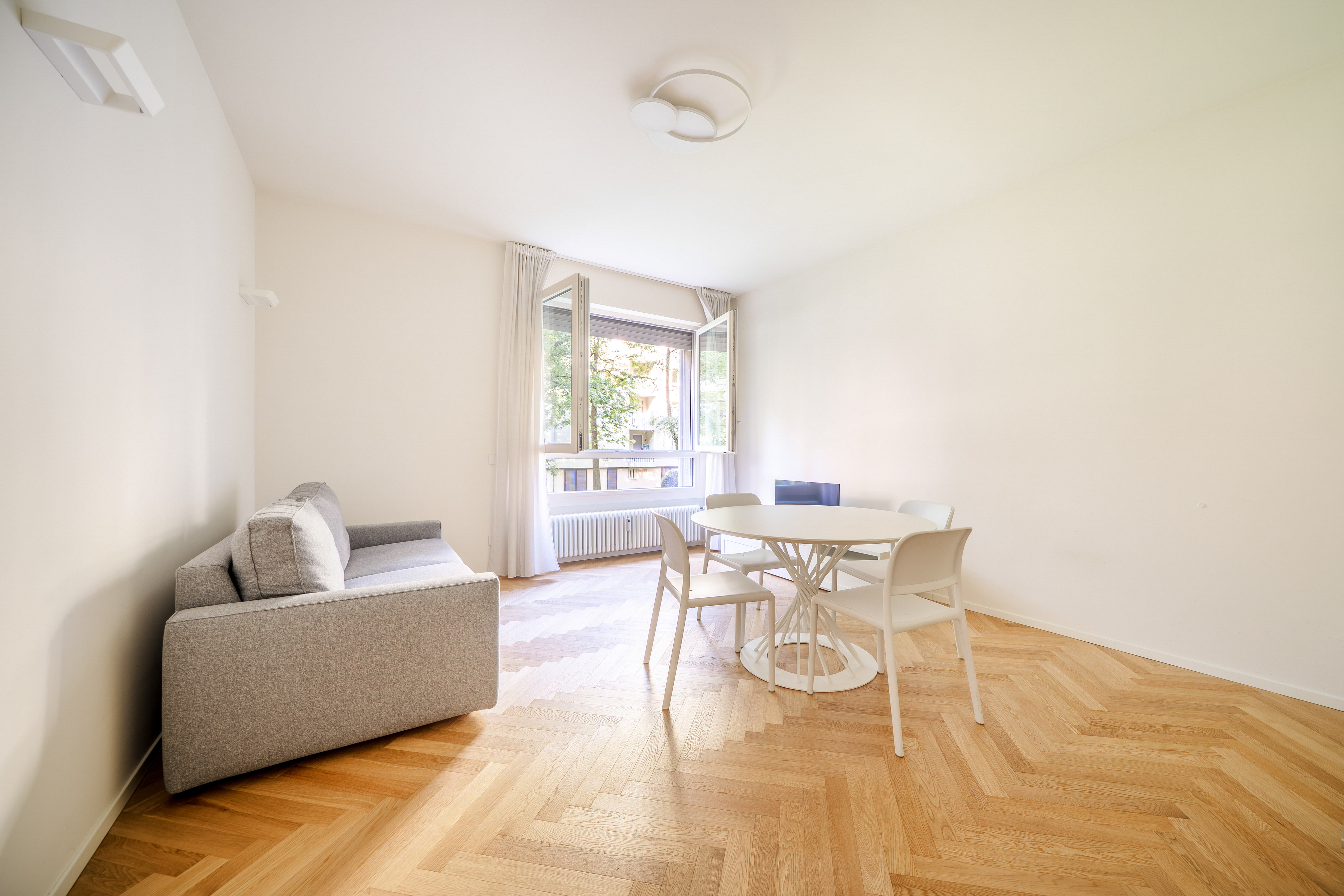 Elegant newly renovated two-bedroom apartment on via Monte Rosa