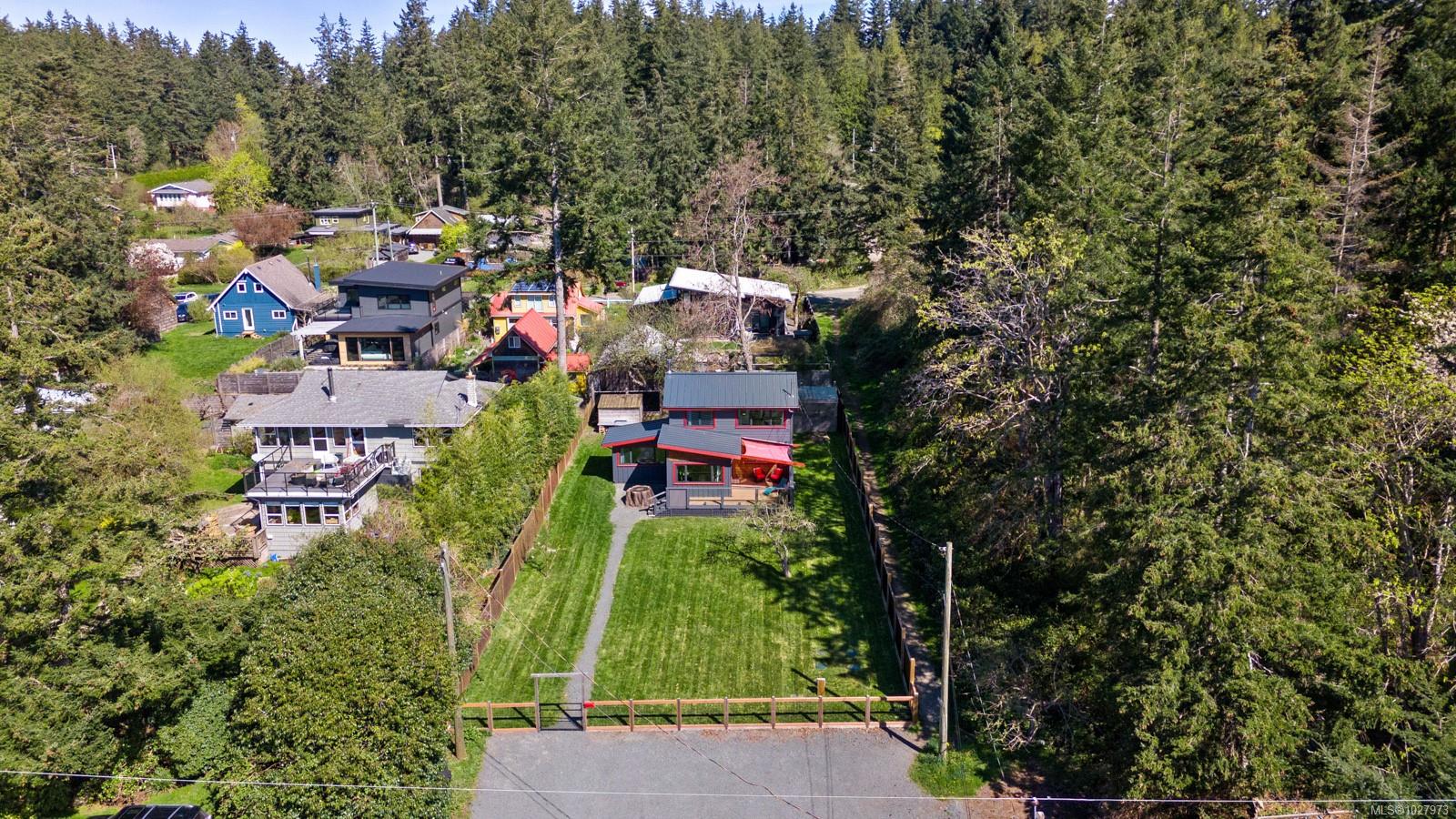 Updated and move-in ready in a sought after community!