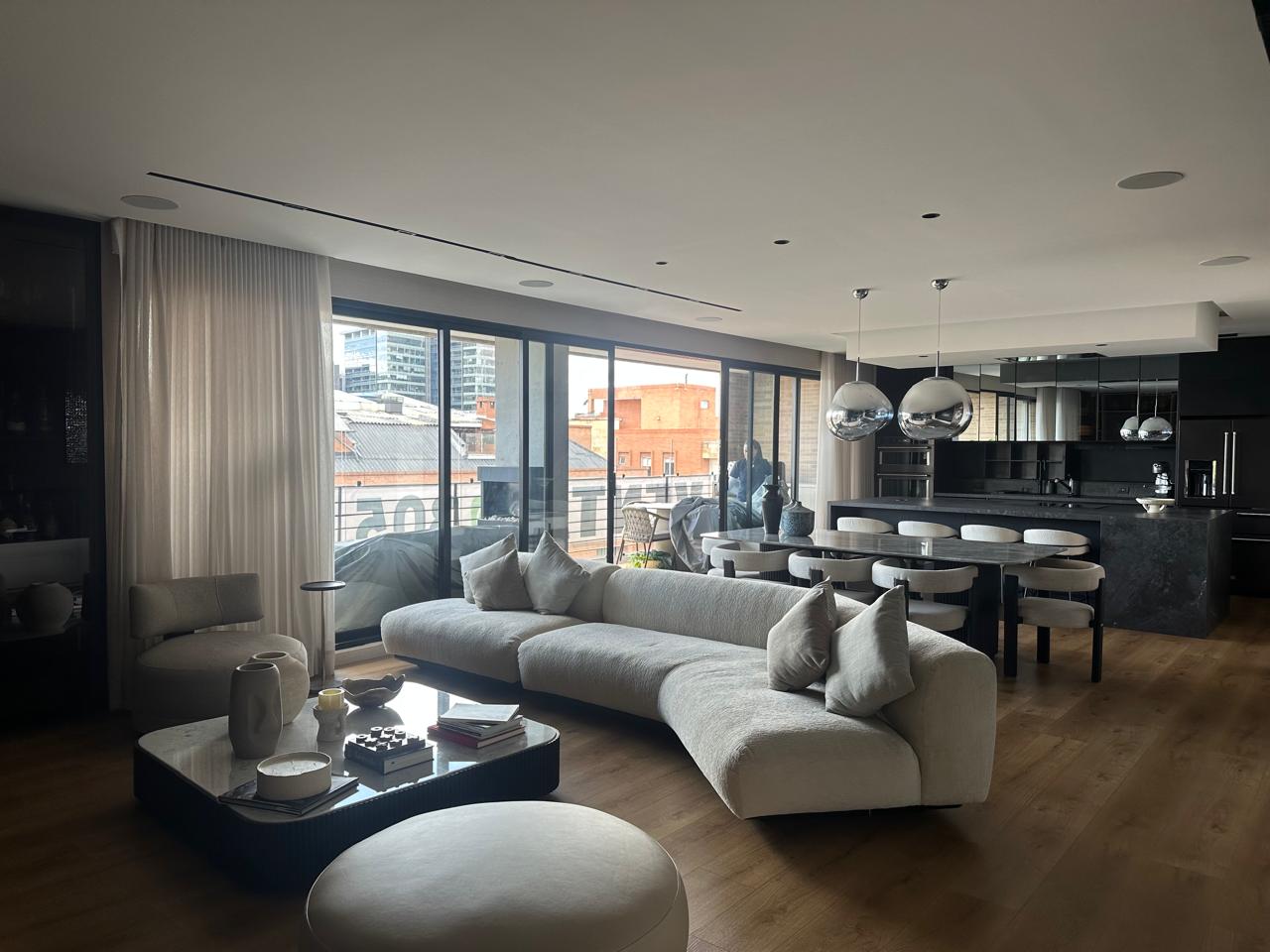 Penthouse con terraza para venta en Chicó Navarra