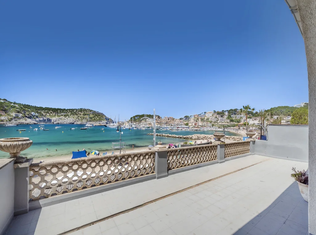 Investment property in the first sea line of Port de Sóller