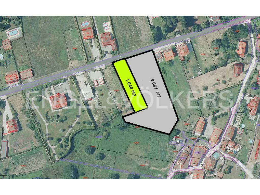 Engel&Vólkers sells these two properties of urban land of 2627m2 and 1040m2 in Lgar.Fraiz-Biduido (AMES).