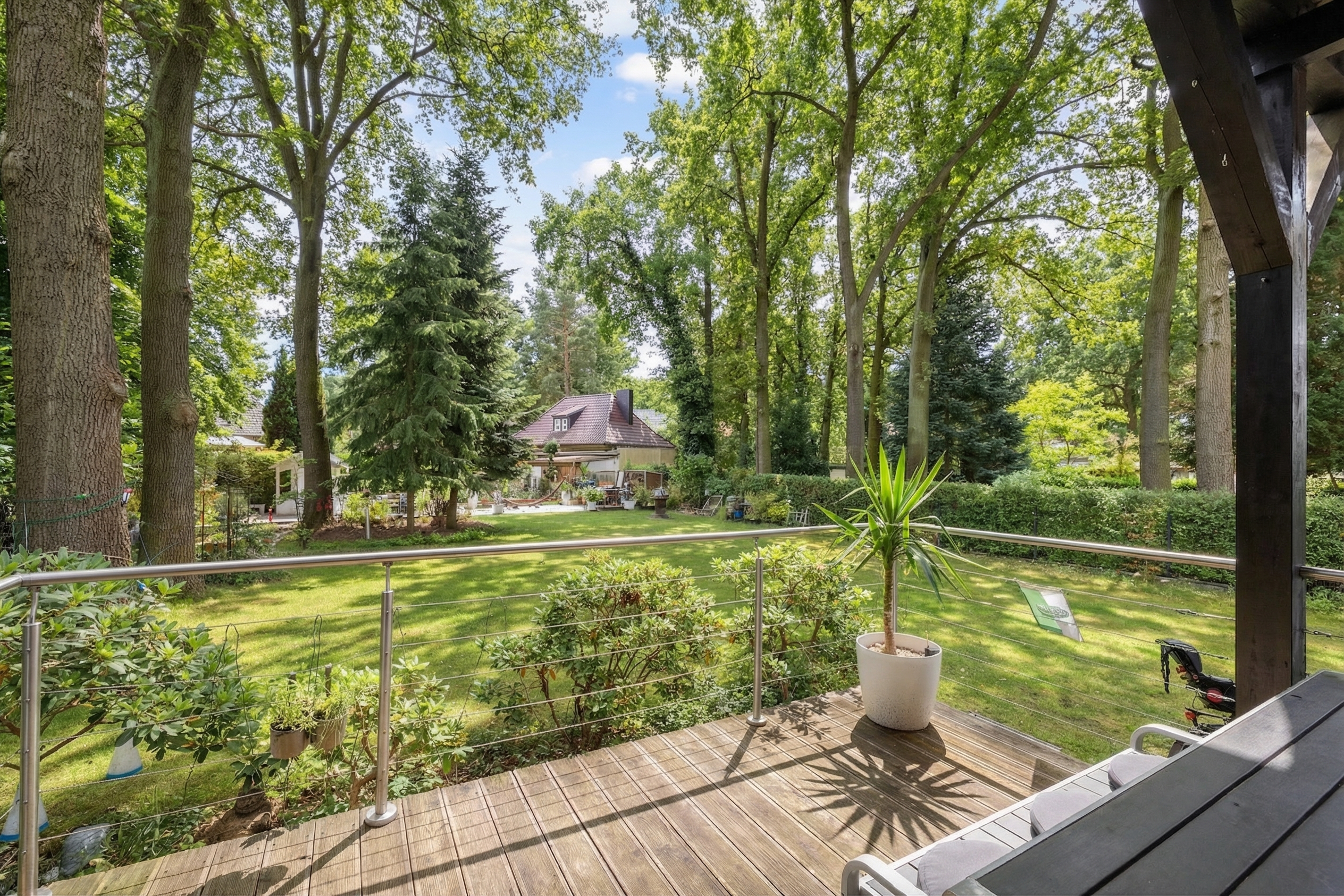 Wohnen im Grünen nahe Müggelsee
Modern | Kernsaniert | rund 220 m² auf 4 Ebenen