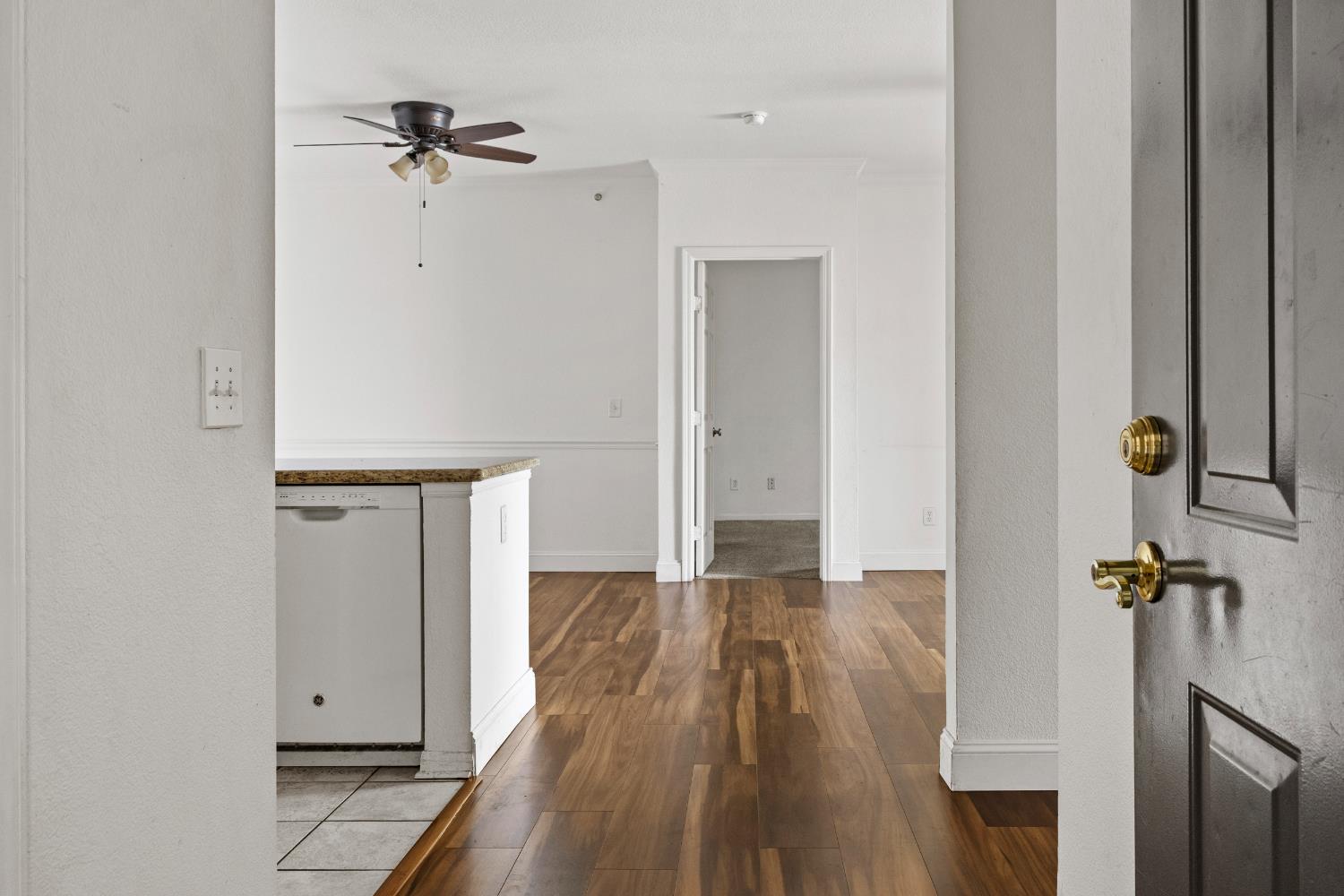 Inviting condo ready for immediate enjoyment!