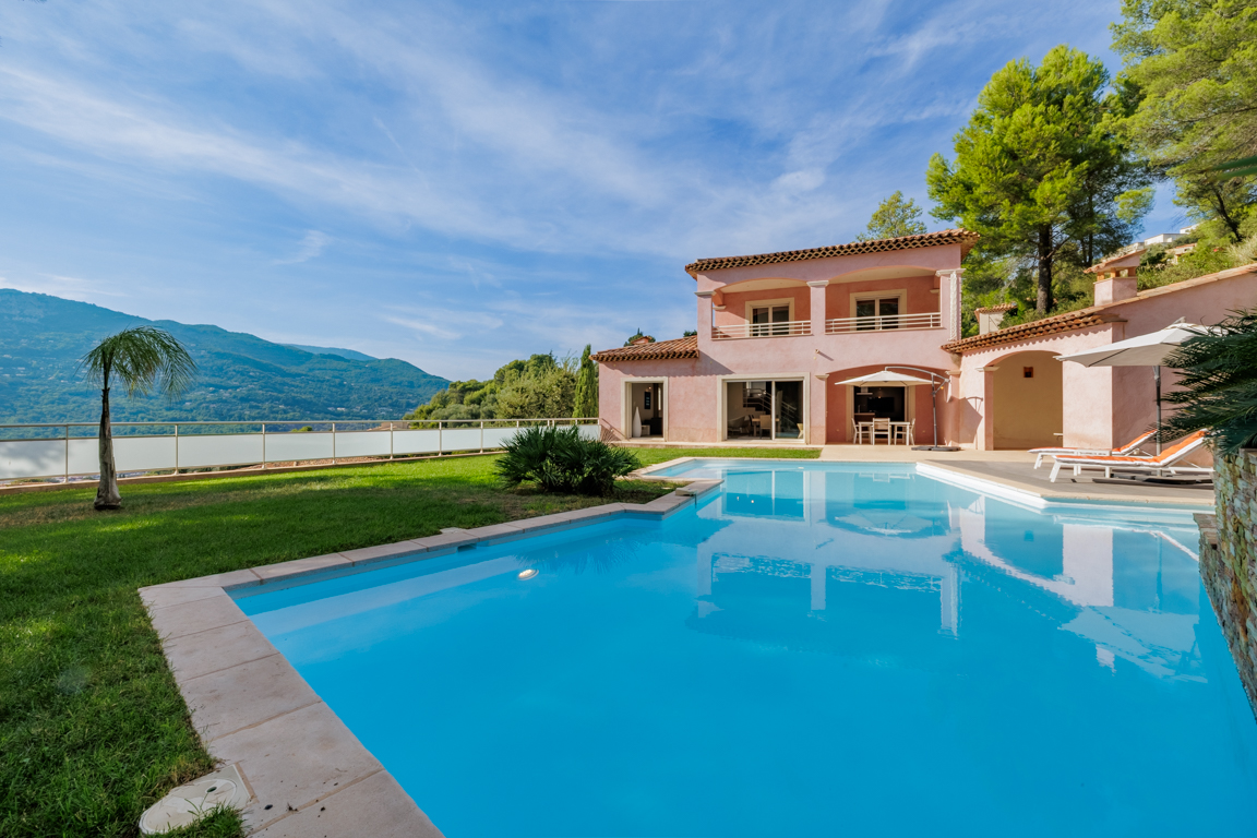 Exceptional villa, unobstructed views, absolute tranquility