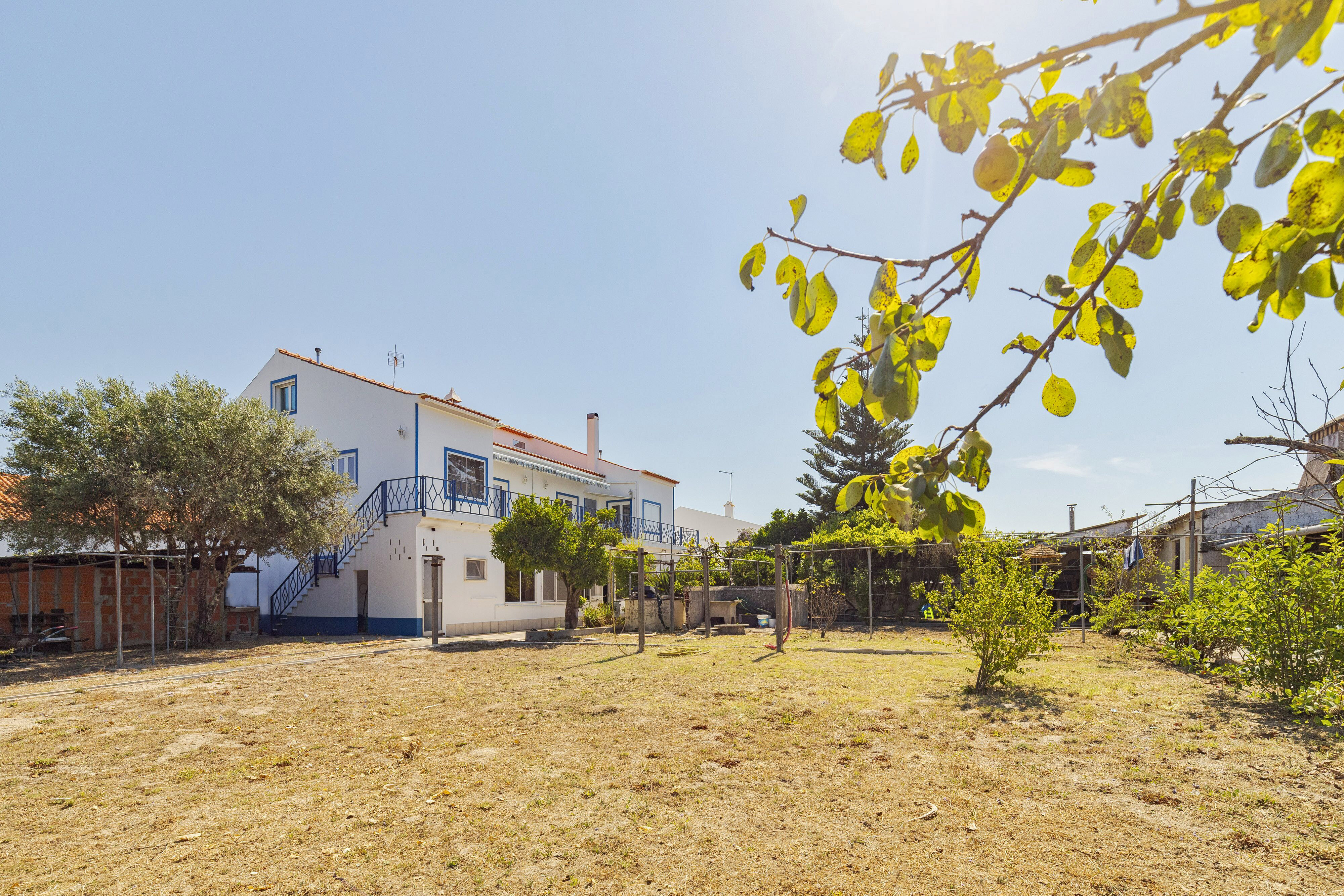 Propriedade Exclusiva em Grândola com Três Habitações Independentes