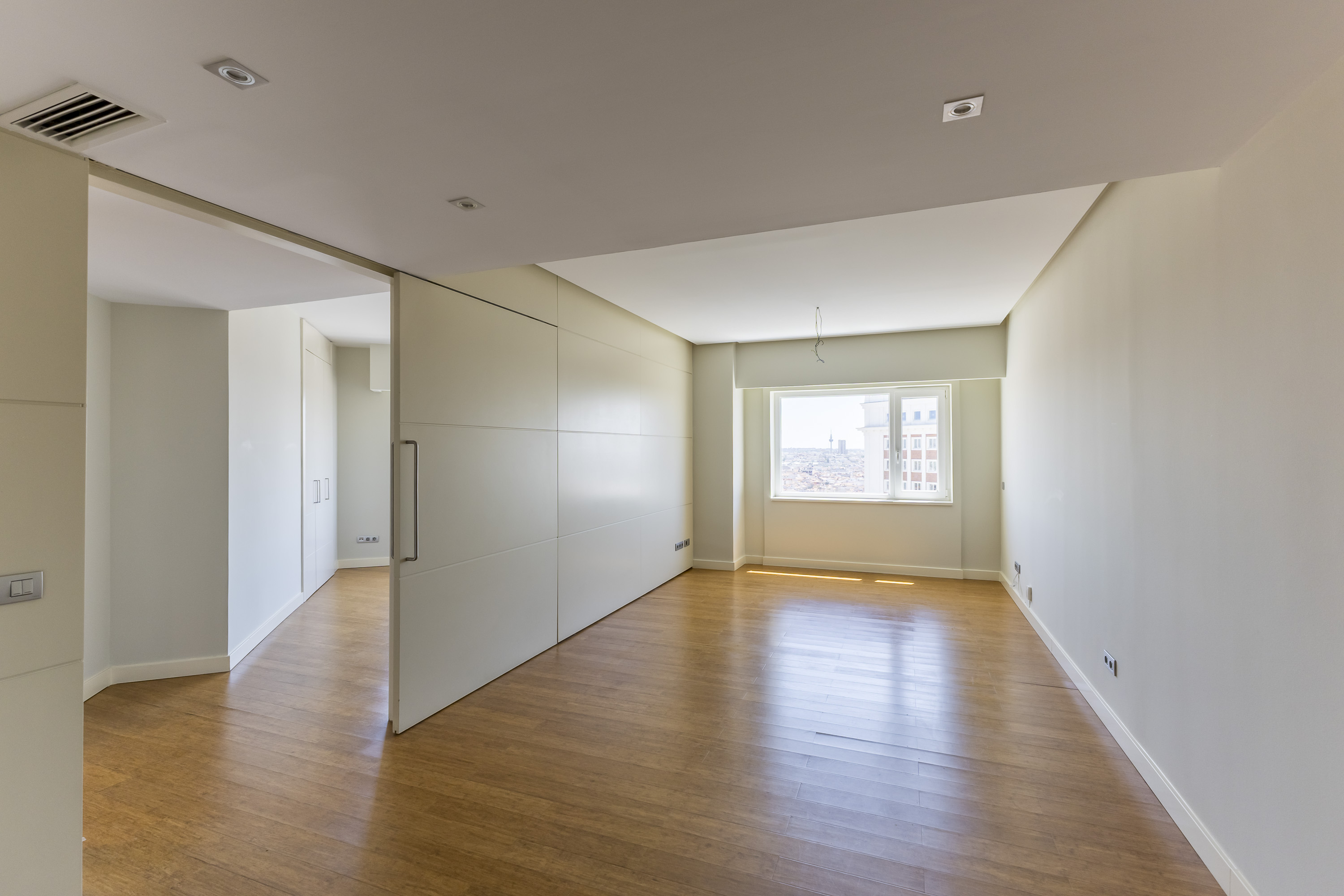 Spectacular apartment in Torre de Madrid! Endless views and maximum natural light