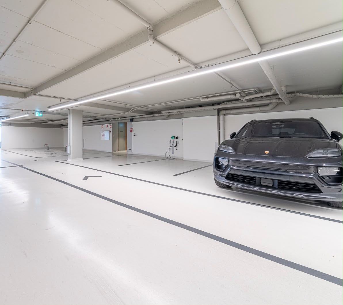 Underground Parking with 24h Security in Saldanha