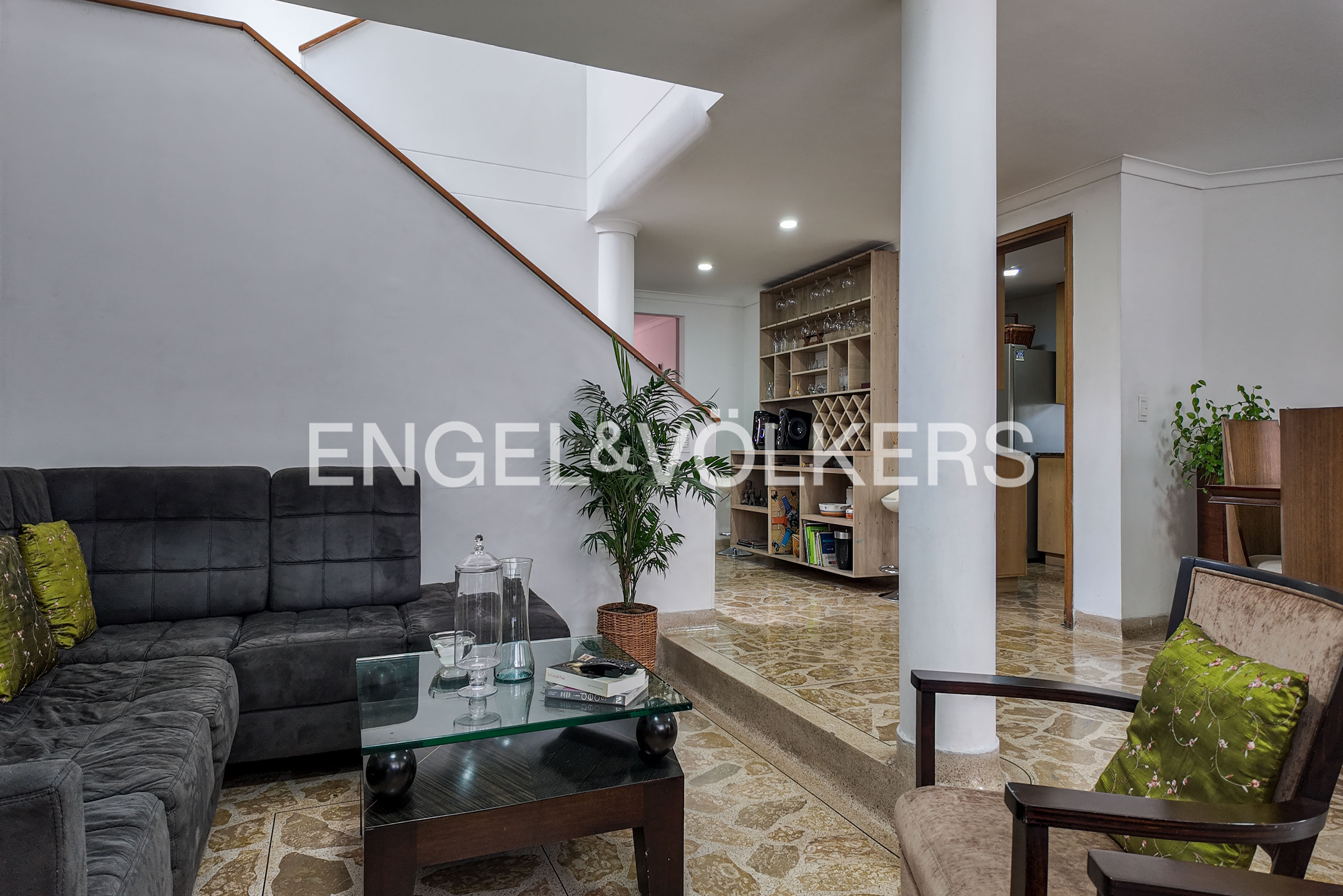Casa amoblada en conjunto para arriendo en Los Balsos, El Poblado
