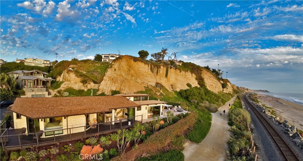 Fully Furnished Oceanfront Property for Lease