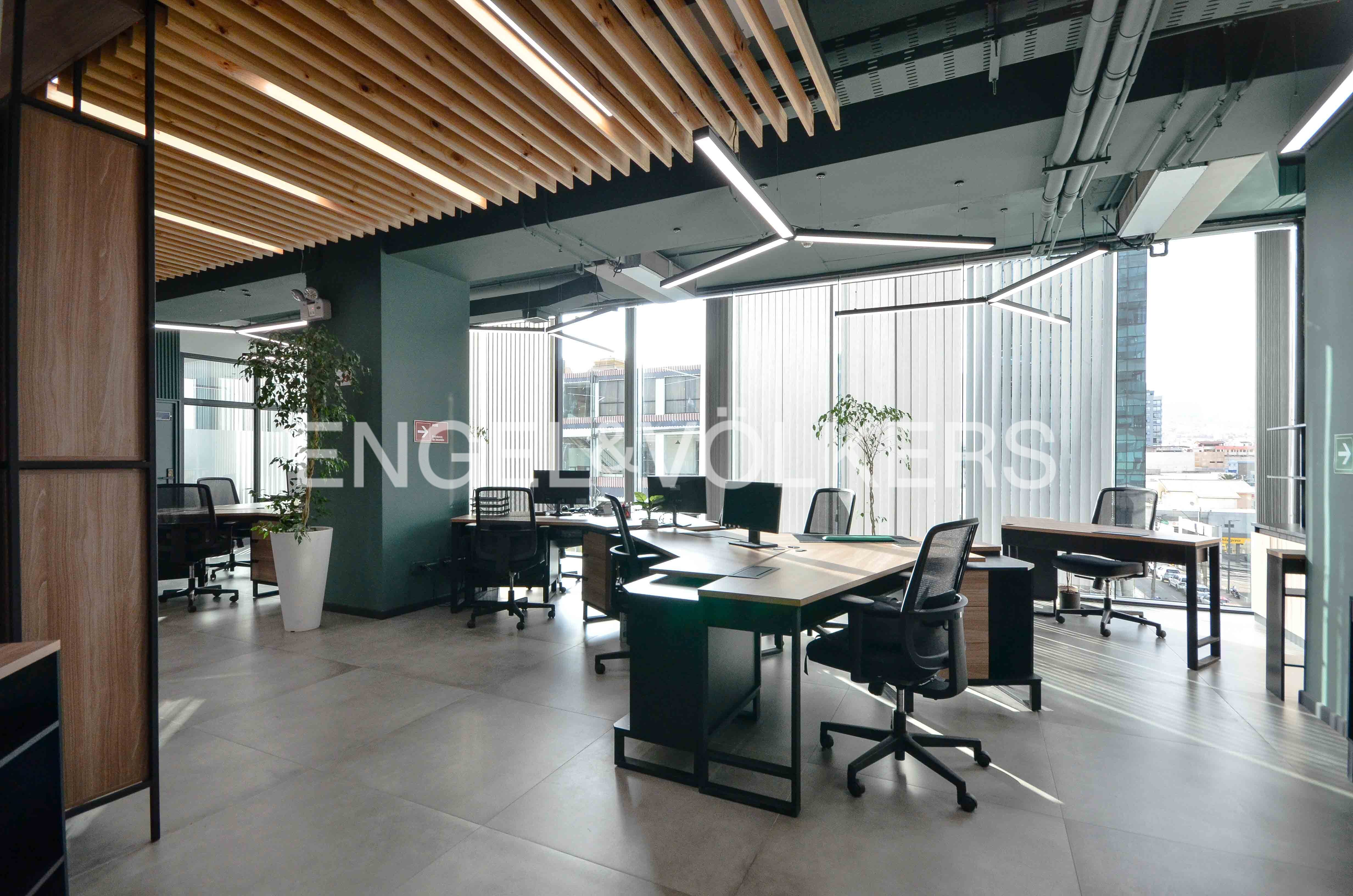 Arriendo Oficina Edificio Balmaceda 330 M2 - 2 Estacionam