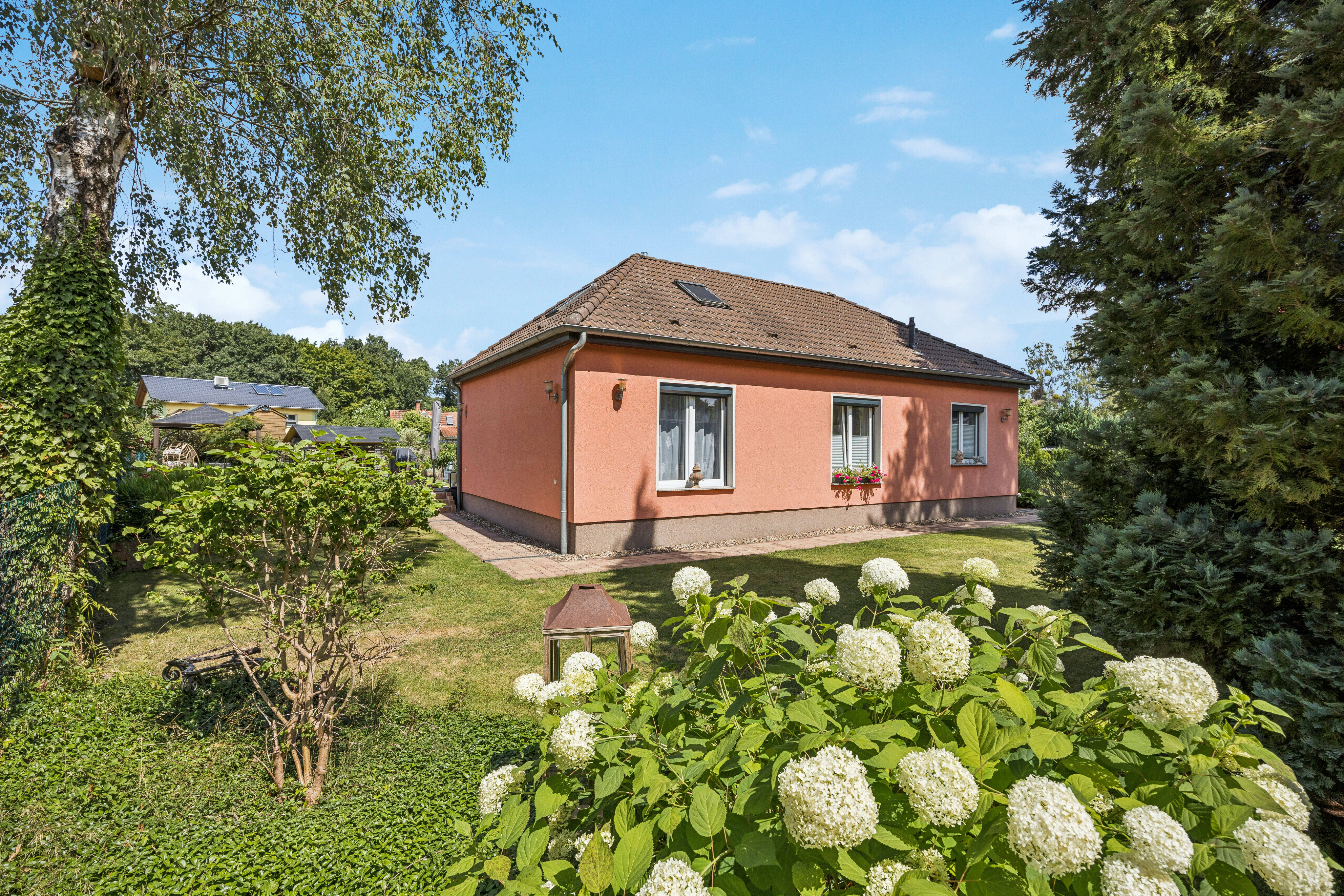Charmanter Bungalow mit liebevoll gestaltetem Garten