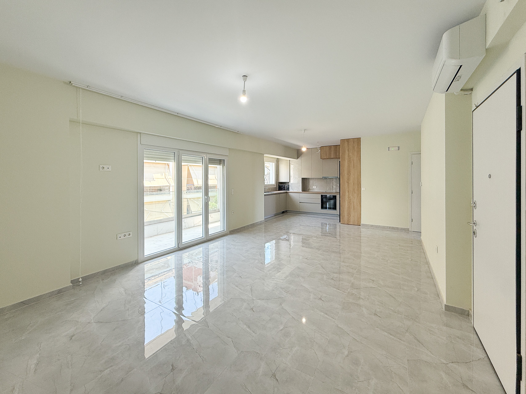 Fully furnished 85 sqm apartment with rooftop garden and harbour view