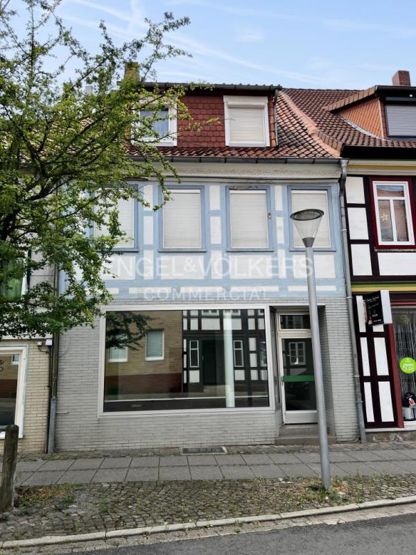 Entkerntes Gebäude in zentraler Lage für sechs potenzielle Wohneinheiten