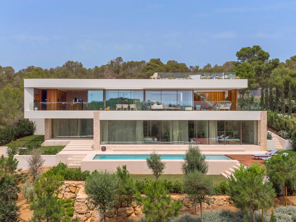 A private architectural retreat in Cala Vinyes