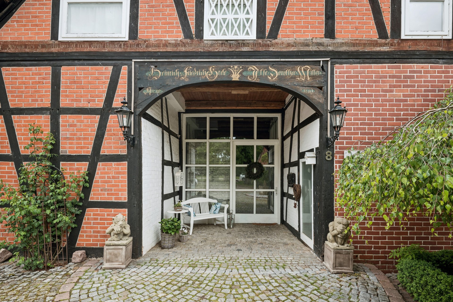 Exklusive Fachwerkarchitektur mit eindrucksvollem Wohnambiente und 300m² Gewerbefläche