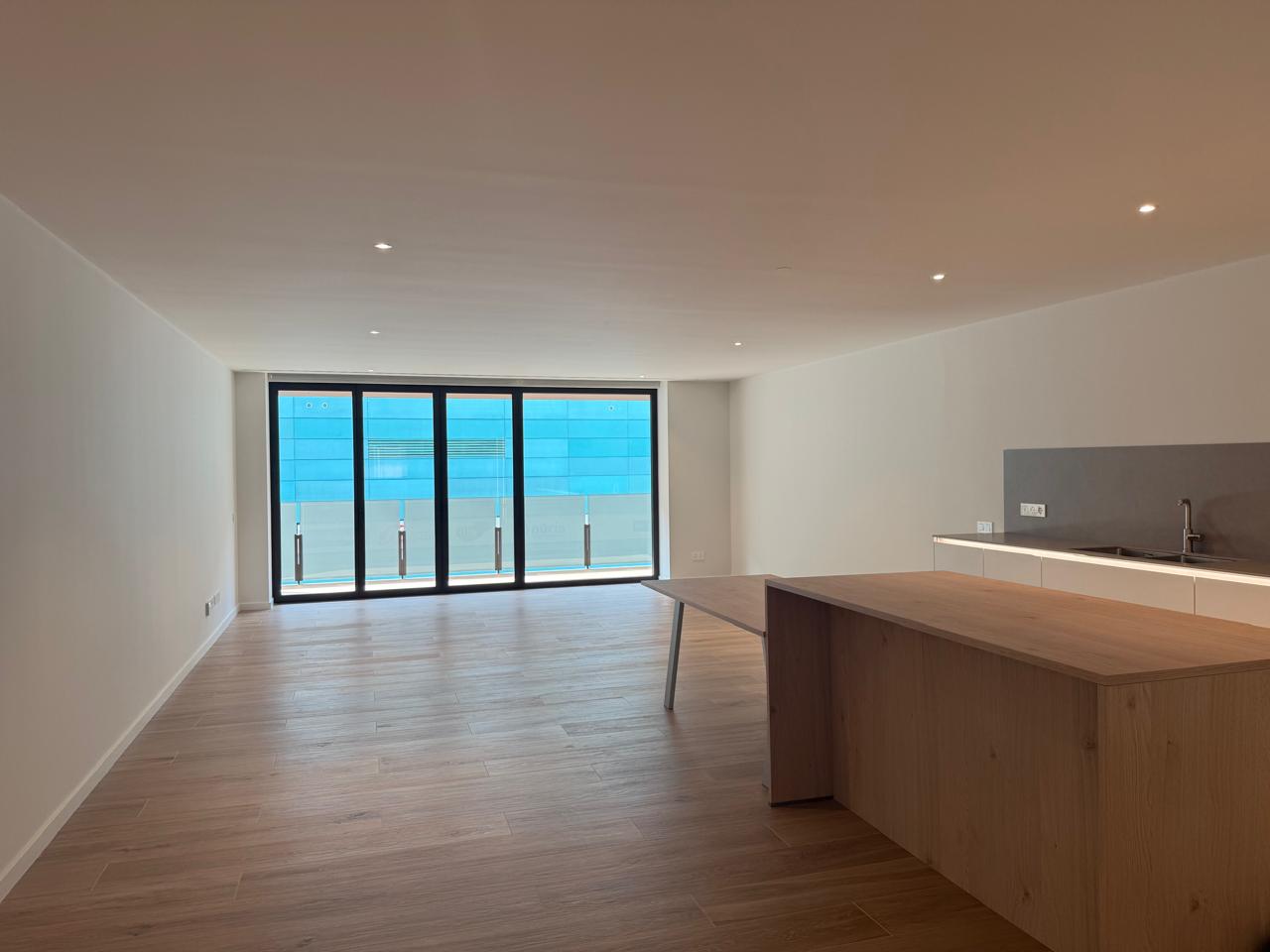 Modern and luxurious apartment next to Illa Carlemany
