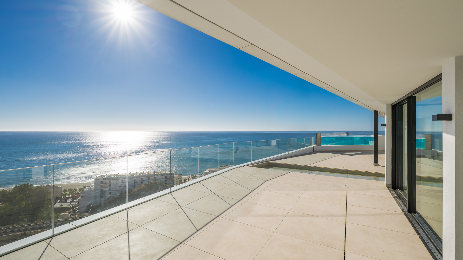Luxury apartment with a spectacular terrace near the beach