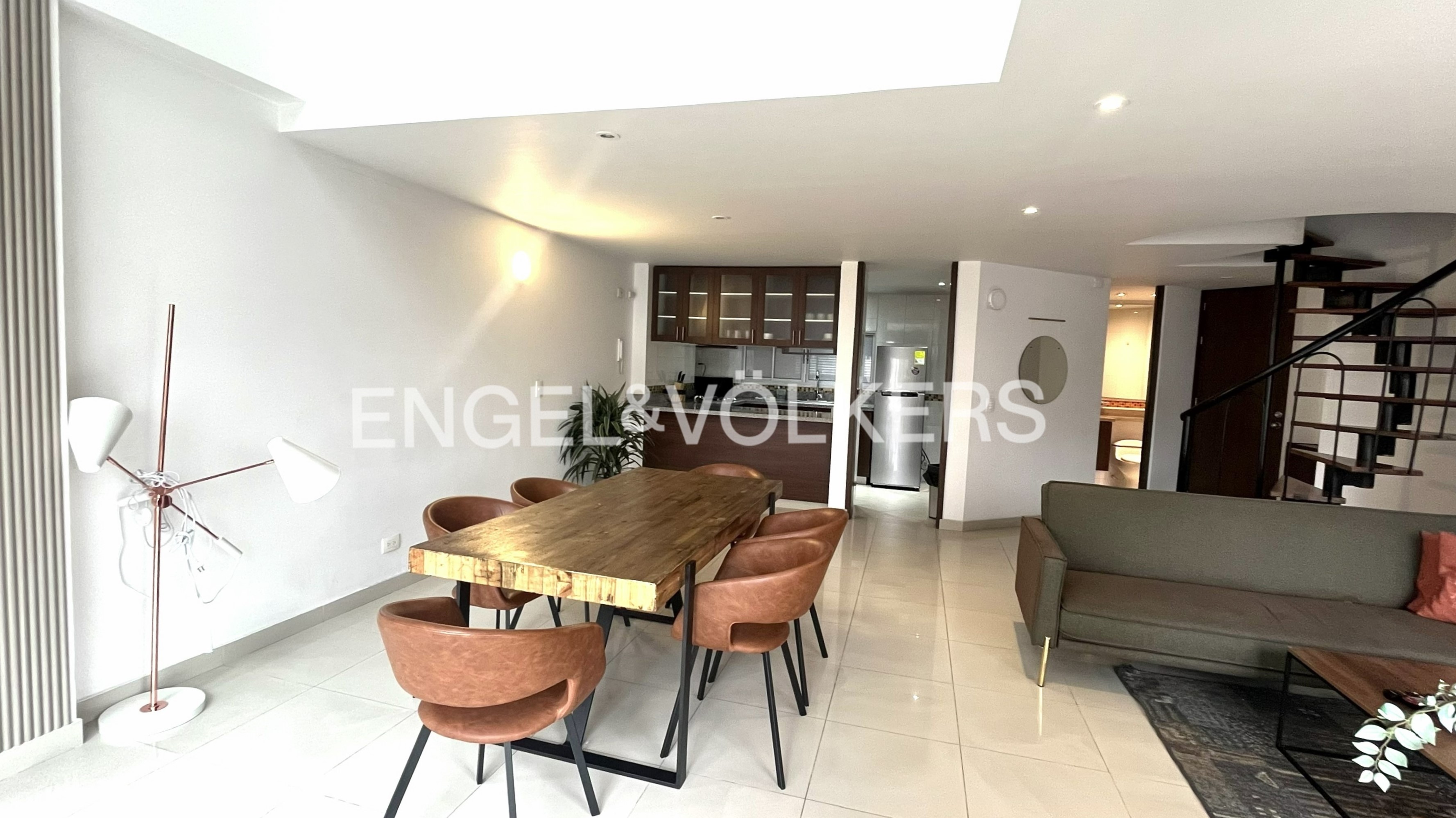 Moderno apartamento con balcón para arriendo en San Patricio