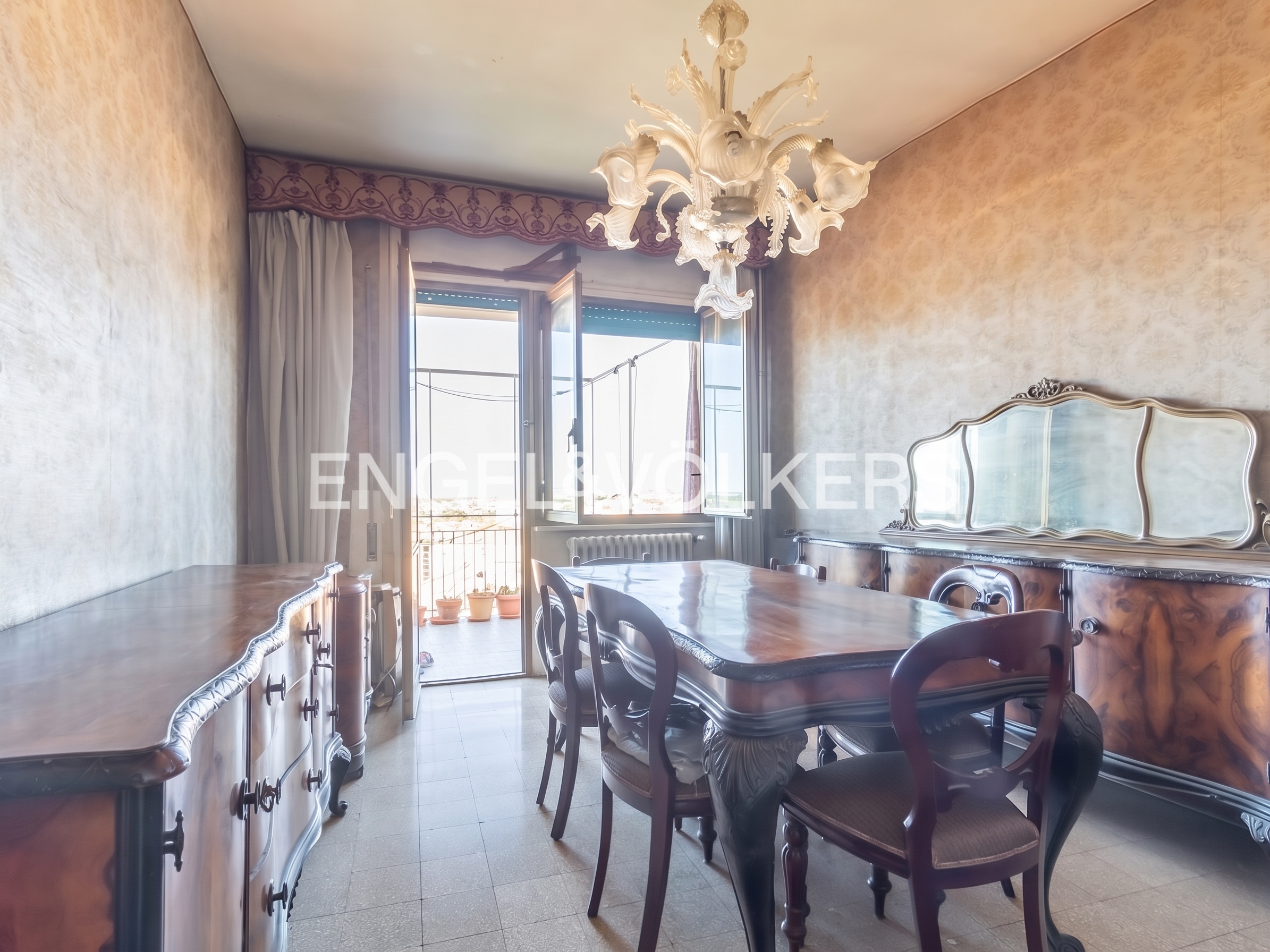 Bright top-floor apartment near the Aqueduct Park [AI-modified]