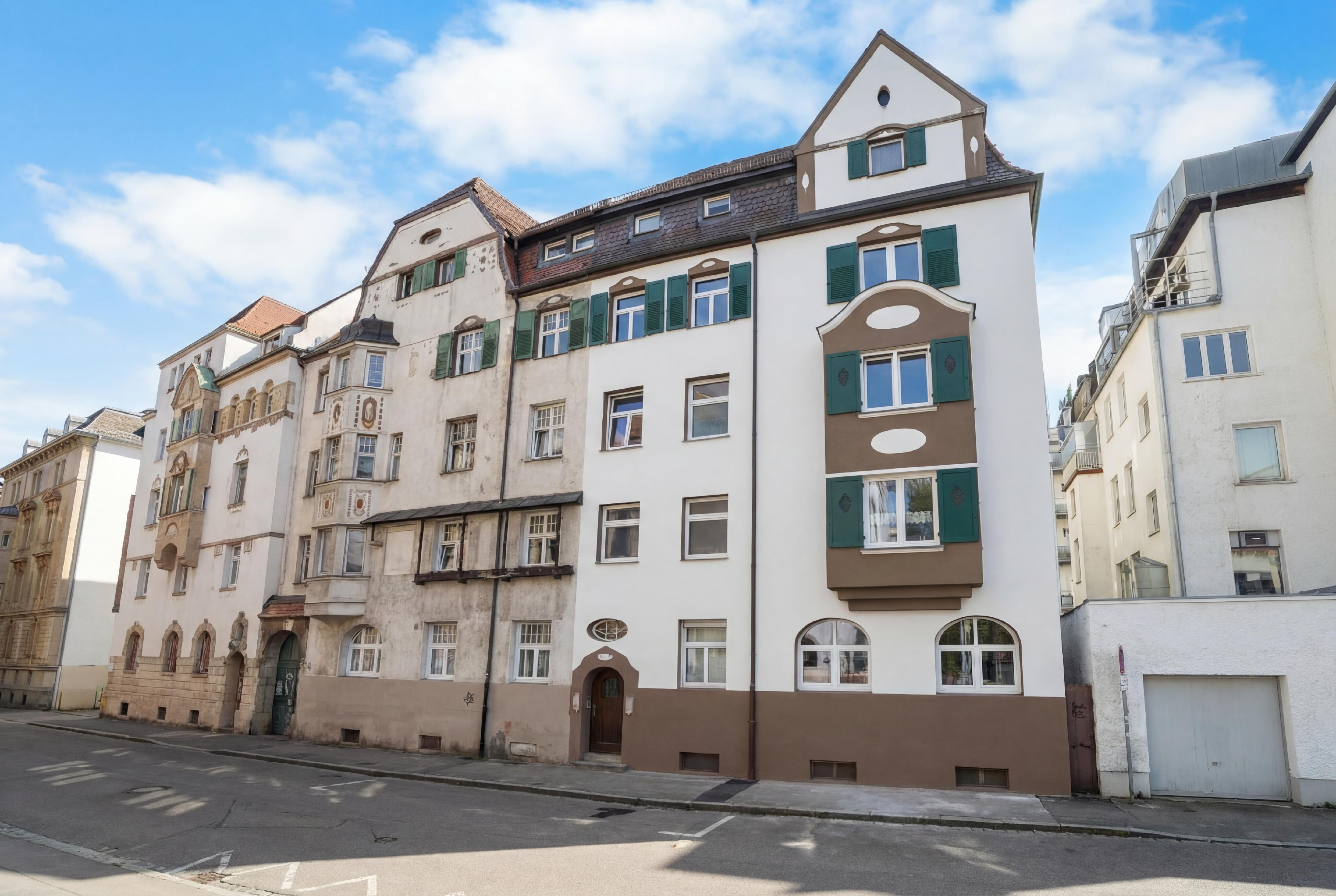 Denkmalgeschützte Altbauwohnung im 3. OG in Top Lage [AI-modified]