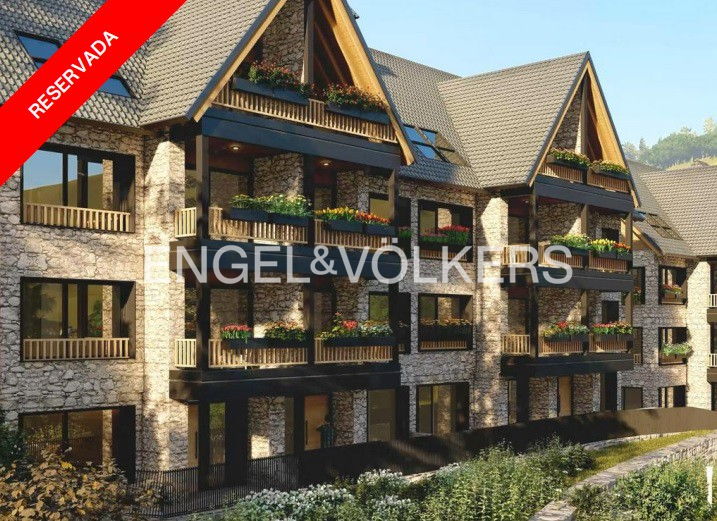 Promotion of 8 exclusive townhouses