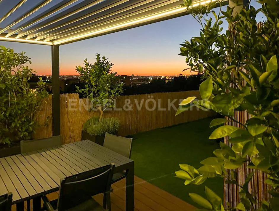 Beautiful Apartment with Garden in front of Retiro Park