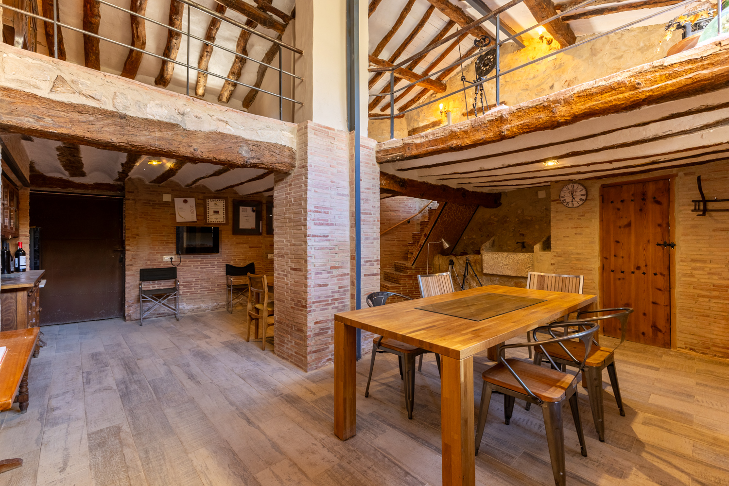 Tasting House | A unique space connected to a winemaking project.