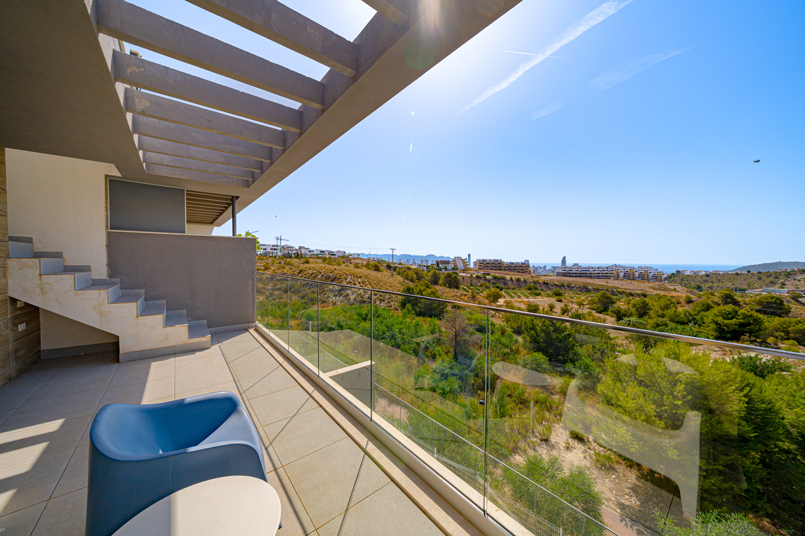 Exclusive apartment with sea views in Finestrat