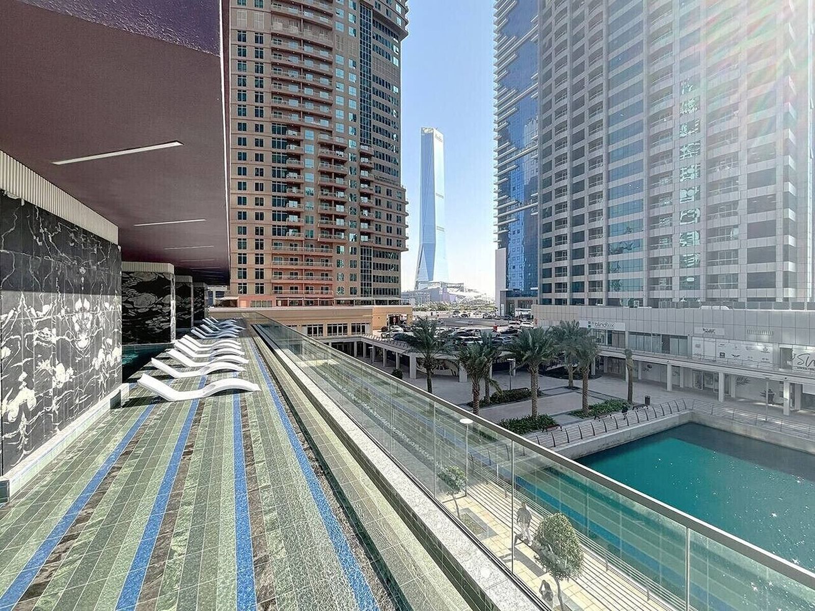 Lake View | Infiniti Pool | Top-notch Gym