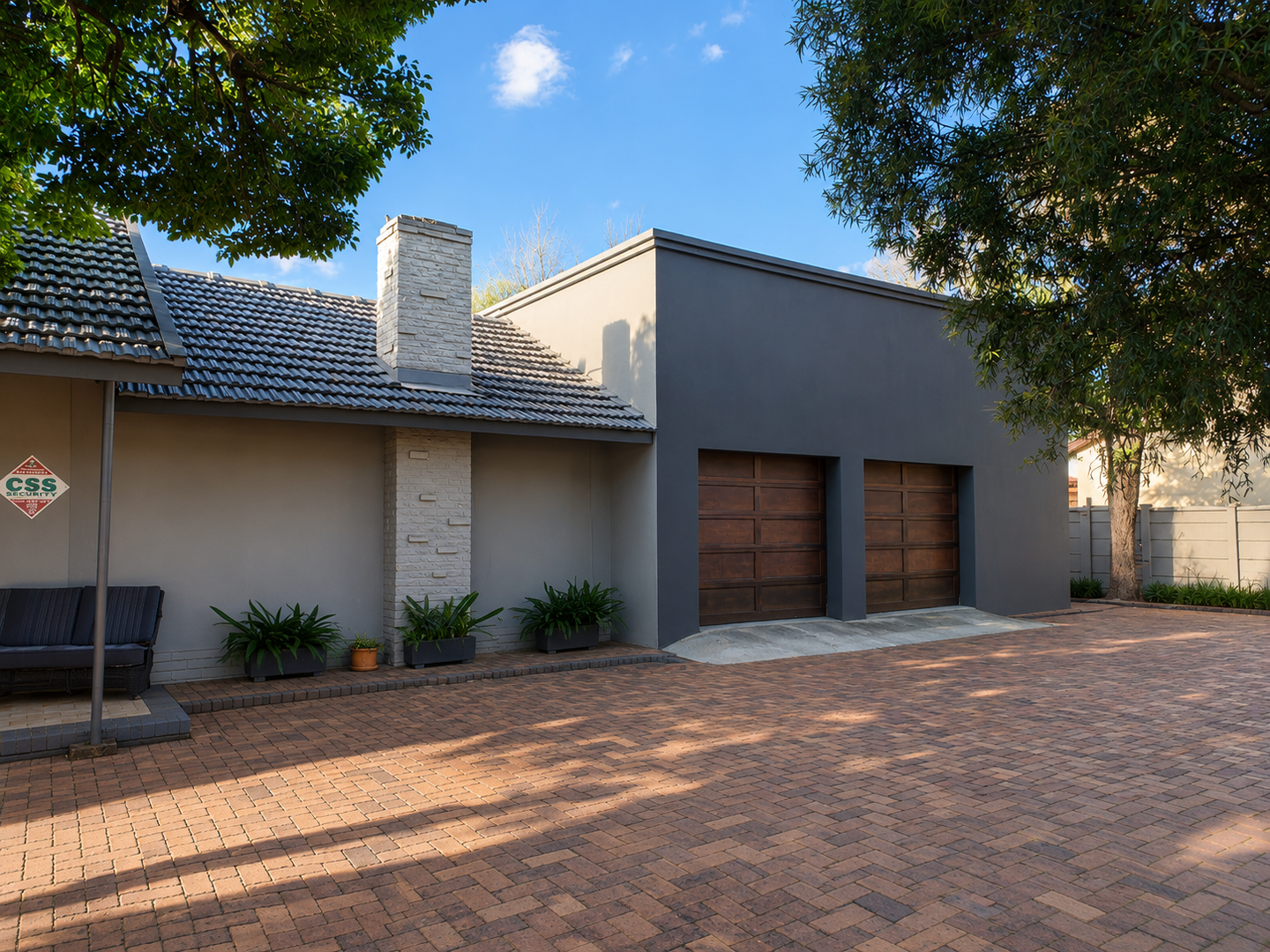 Family Home with Versatile Flatlet