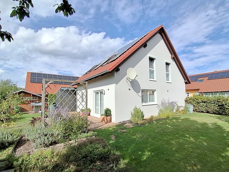 Bezugsfreies Einfamilienhaus mit Energieklasse A in ruhiger Lage