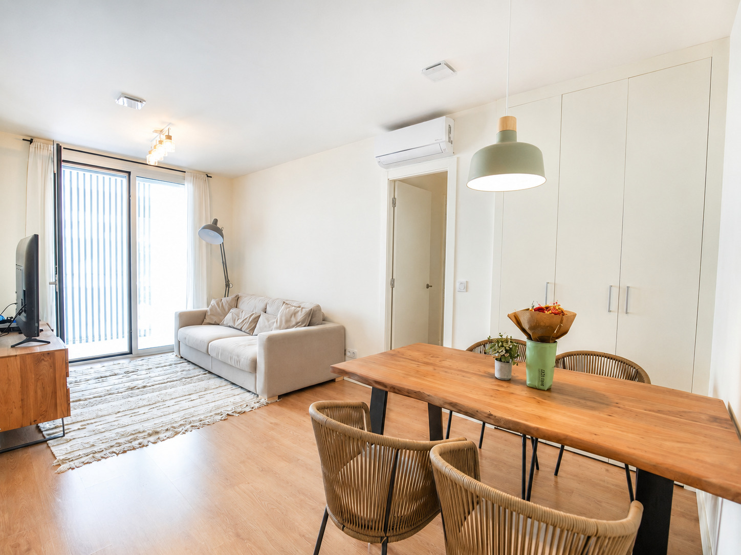 Modern apartment with balcony & shared pool