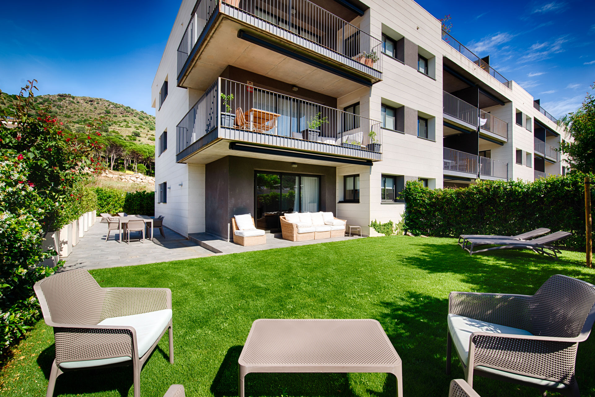Apartamento de lujo con jardín privado a pocos minutos de la playa en El Port de la Selva