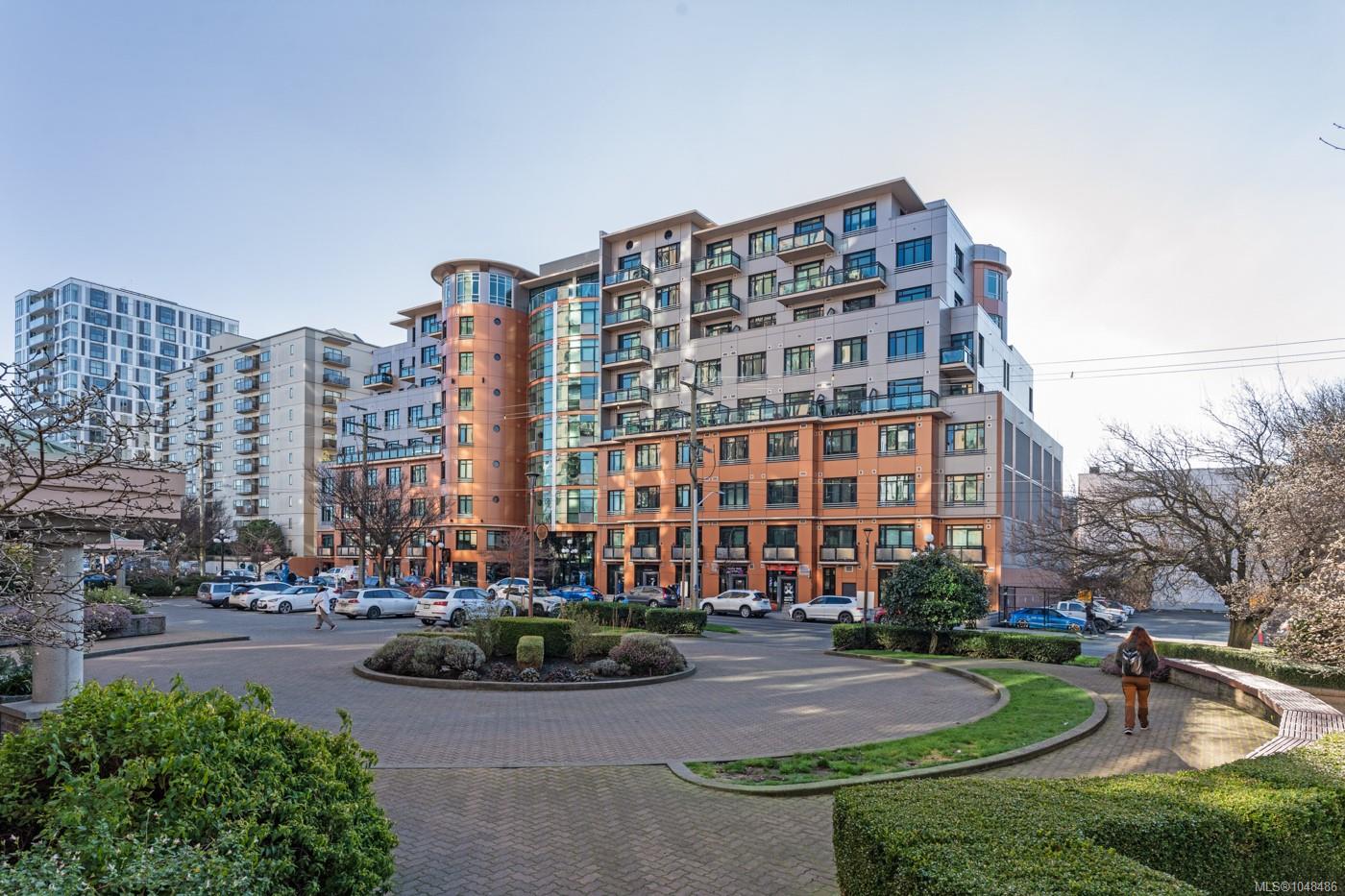 Soaring Ceilings, Ocean Views, City Access