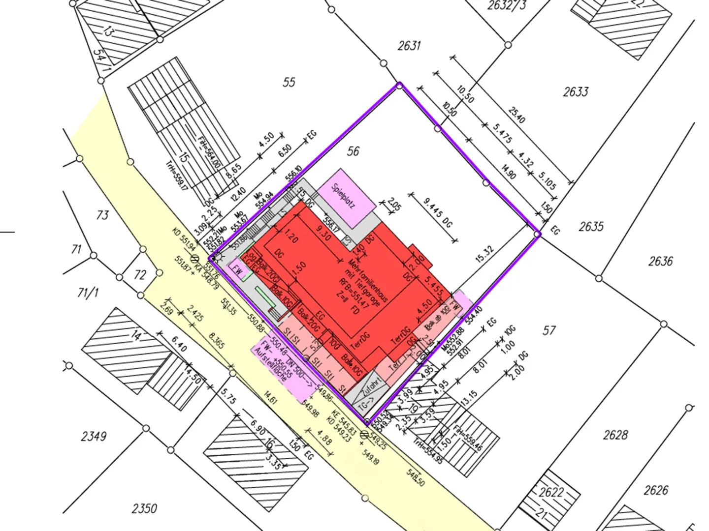 Site plan showing a multi-family house with underground parking, a playground, and terraces, all enclosed by a purple boundary line.