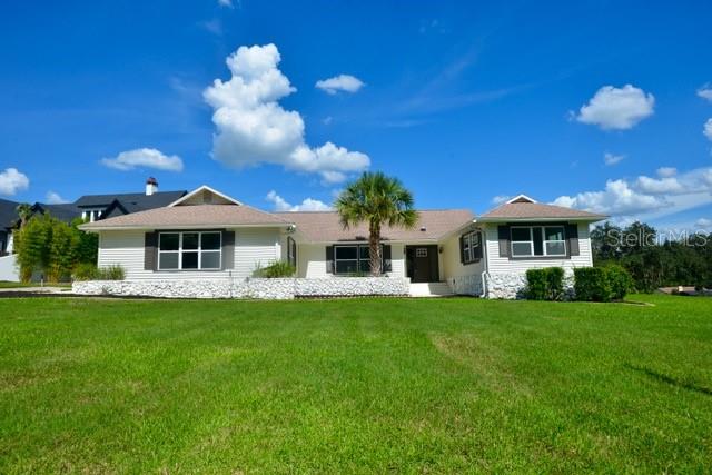 Golf Course Gem: Dual Fireplaces, Remodeled Kitchen & WEC
