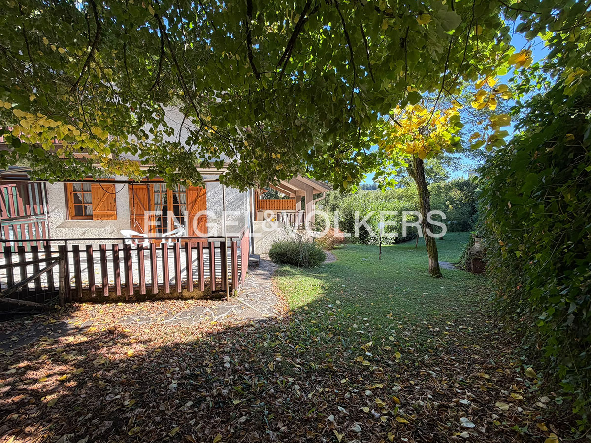 Arcinazzo Highlands – part of a four-family villa with a large garden