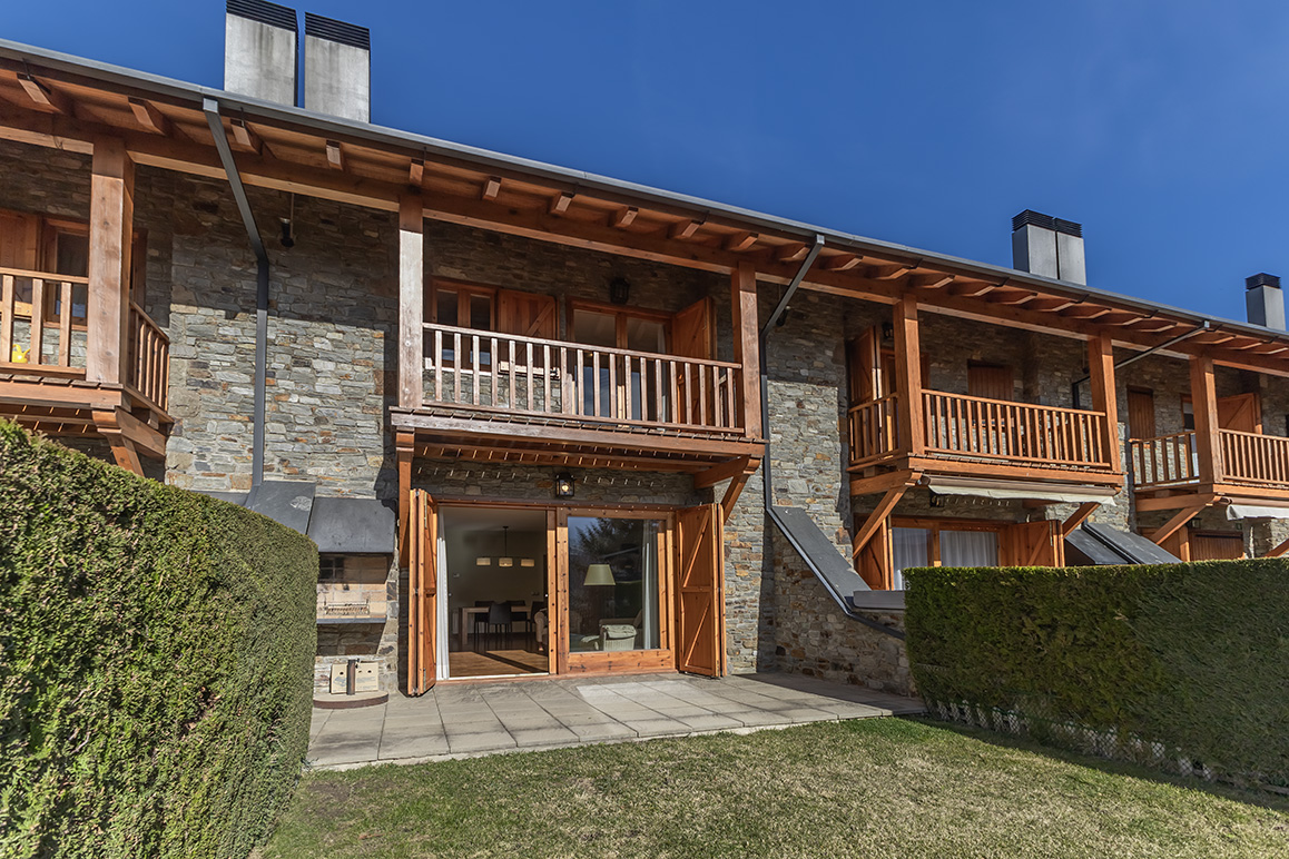 Bright and practical house in Saneja