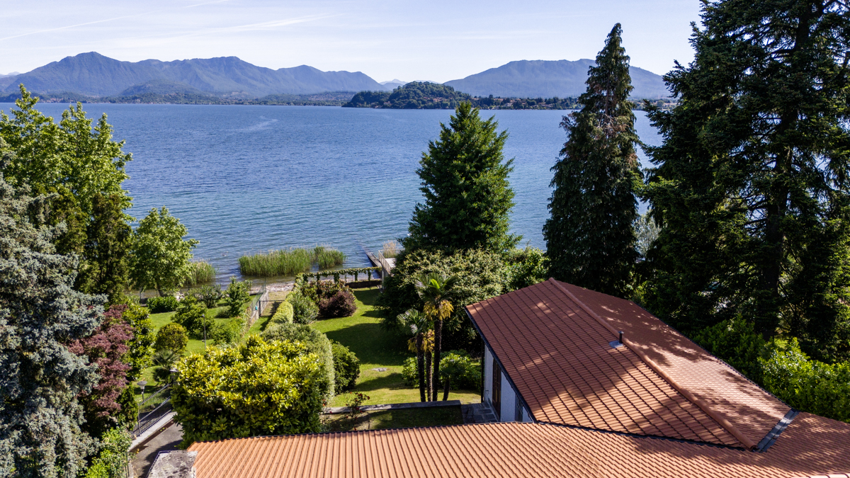 Exklusive Villa am Wasser in Ranco