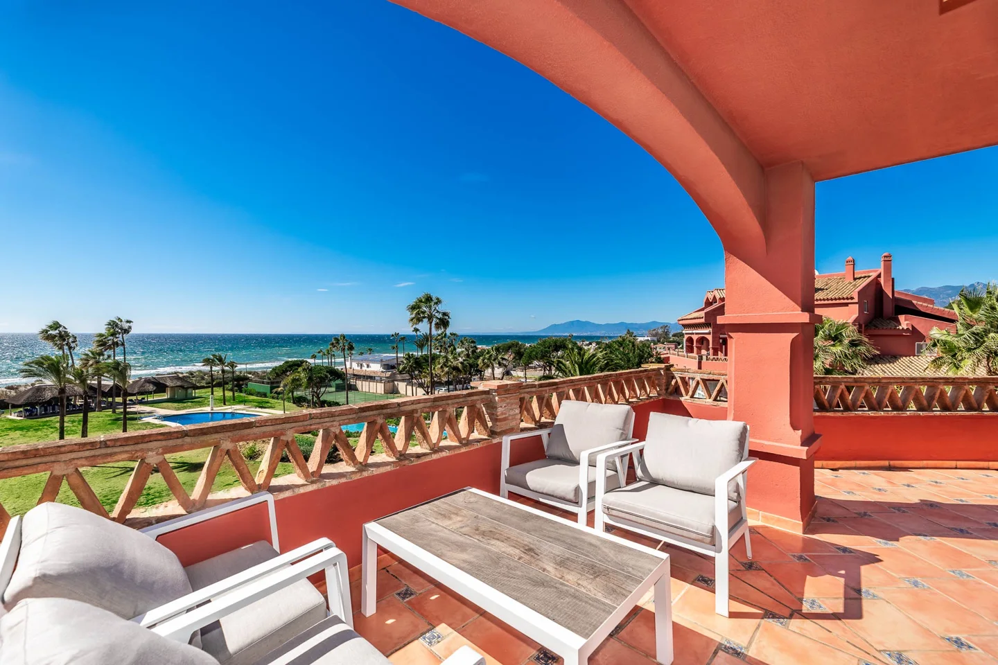 Beachfront penthouse in Elviria with stunning sea views and three bedrooms