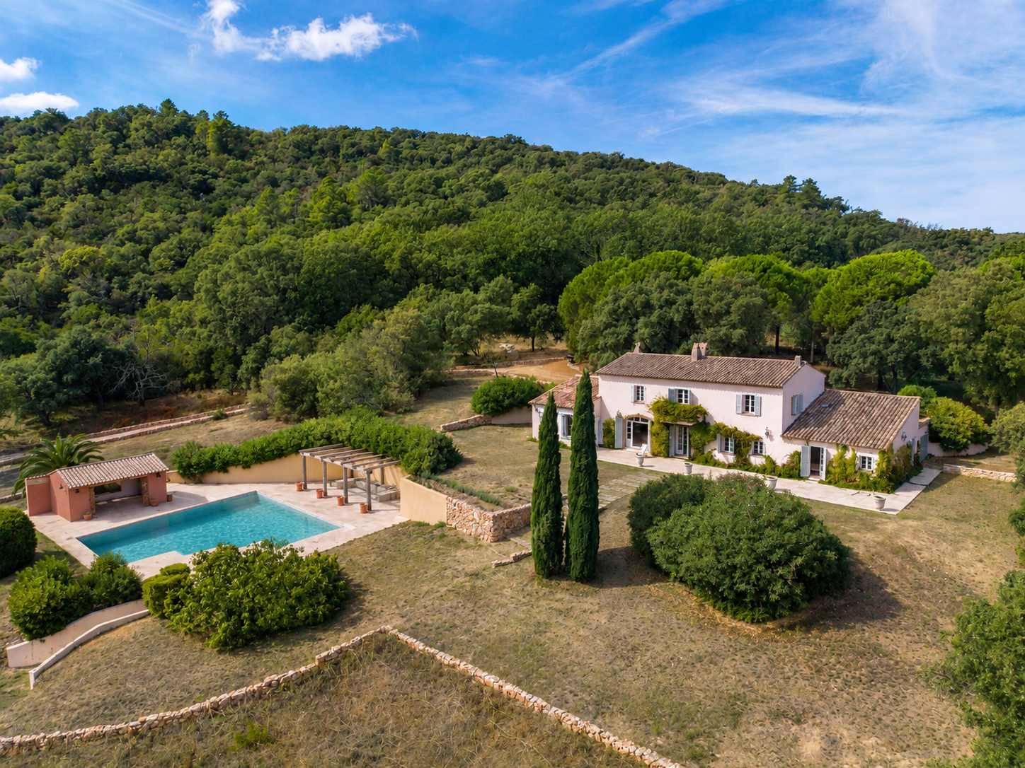 Charming property in a peaceful setting, near Grimaud and Saint-Tropez