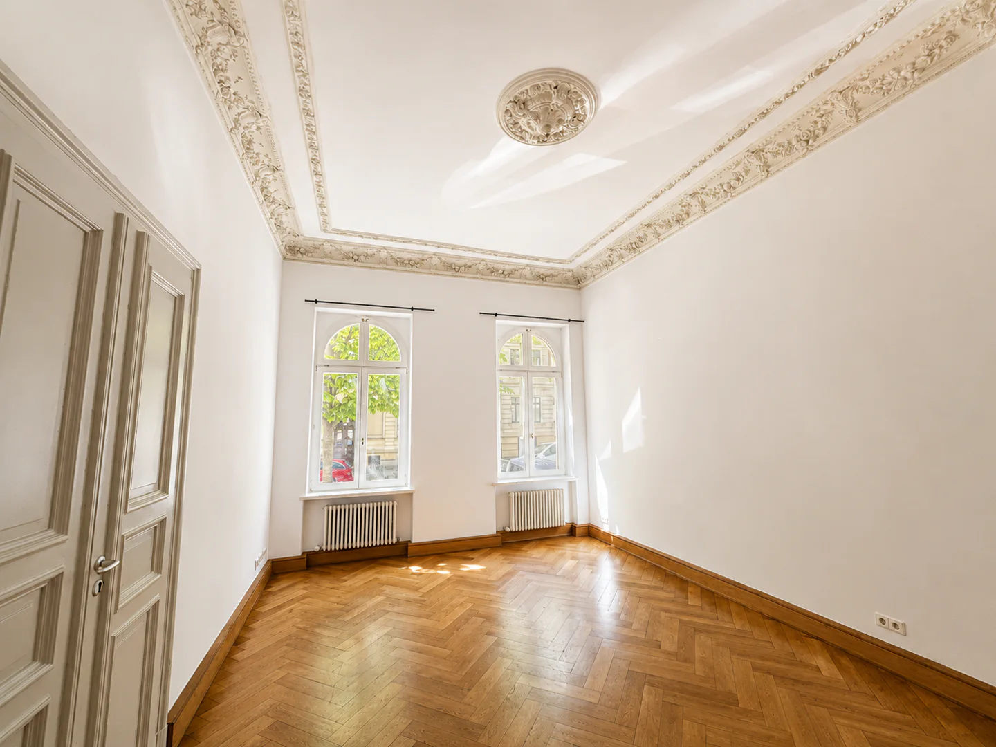 Waldstraßenviertel: Stilvolle 2-Zimmer-Wohnung im Hochparterre - Photo 1