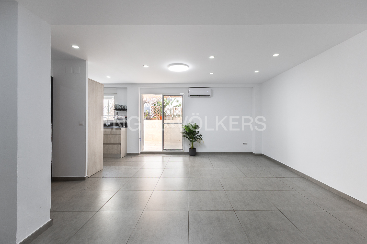 Exclusive property with private terrace in La Raïosa