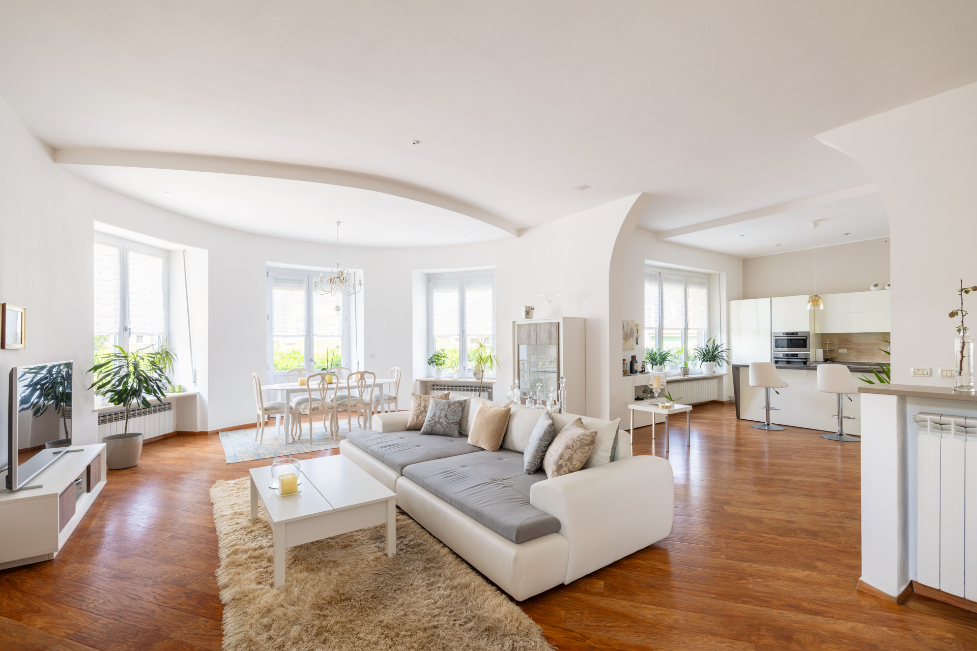 Exklusive Designervilla zwischen den beiden Seen